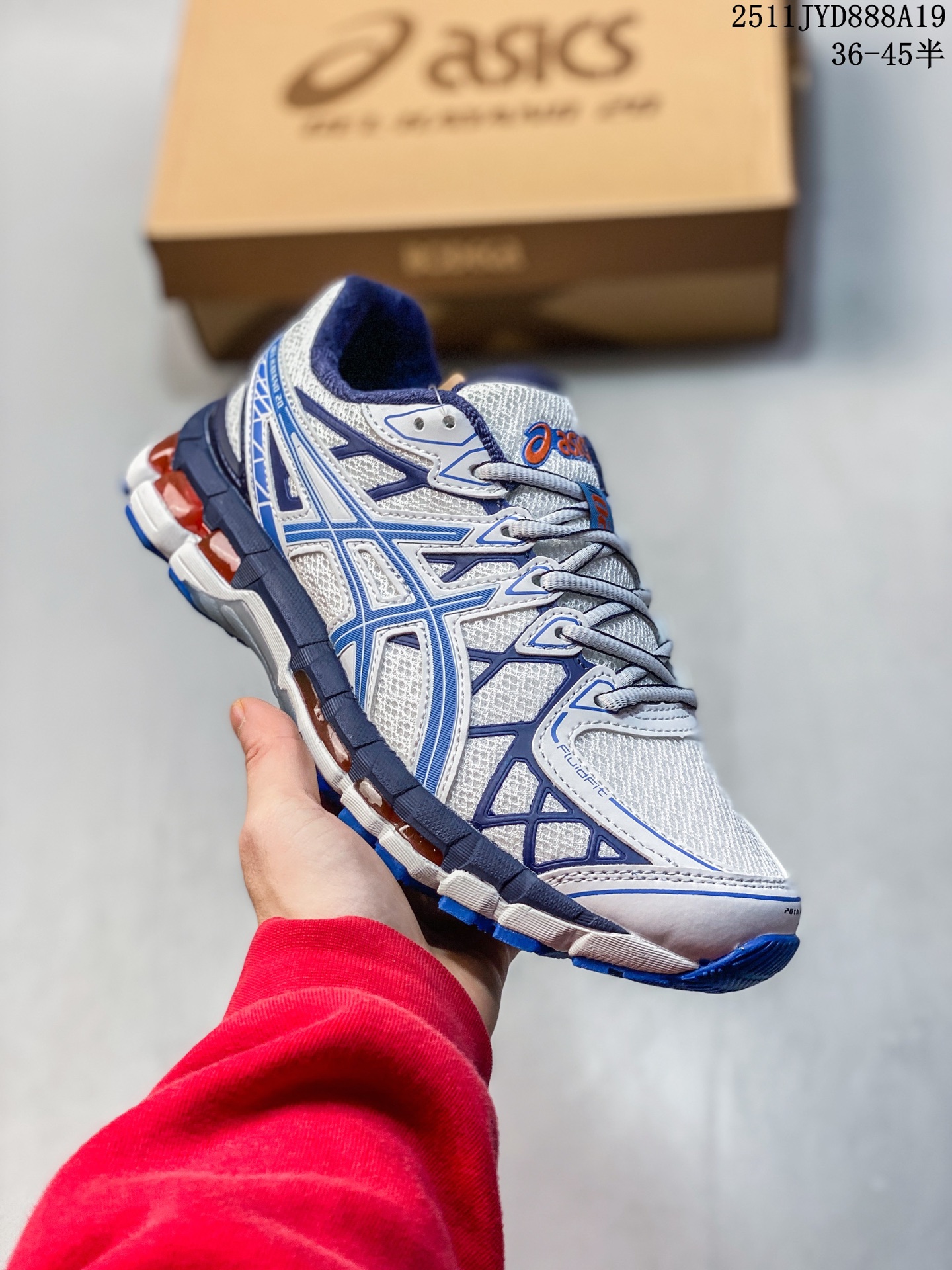 💰170
Asics Gel-Kayano 20
亚瑟士运动休闲透气专业跑鞋 
采用工程弹性双层再生针织密度鞋面材质
后跟3D可视GEL缓震乳胶物料
升级FF BLAST PLUS全新缓震中底部位科技材质
外置高耐磨橡胶外底 稳步升级,跑出节奏
11JYD888A19