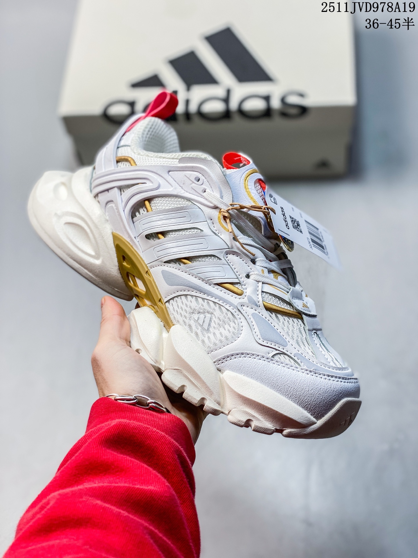 🈴️💰190
公司级✅Adidas XLG RUNNER DELUXE系列阿迪达斯 低帮增高复古中性休闲运动老爹鞋
鞋面由轻薄透气的网布制成 提供卓越的空气流通性能 中底使用品牌独有的Bounce缓震技术 帮助减少地面对关节的冲击力 提升整体的舒适性 鞋子的设计风格简约大气 同时兼顾功能性和美感 适用于各种场景
货号:IH7802
Size:36 36.5 37 38 38.5 39 40 40.5 41 42 42.5 43 44 45
ID:JHD212-AZD
11JVD978A19