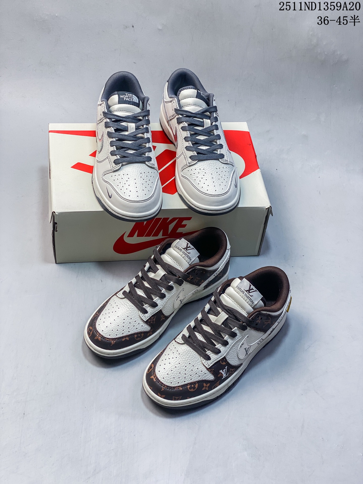 🈴️💰110
高端定制Nike SB Dunk Low Supreme联名——奶白青蓝钩  高端定制 低帮休闲板鞋 定制鞋盒 大厂纯原品质出货 超高清洁度 皮料切割干净无任何毛边 细节完美 
货号：CY5979-113
Size:36 36.5 37.5 38 38.5 39 40 40.5 41 42 42.5 43 44 44.5 45
11ND1359A20