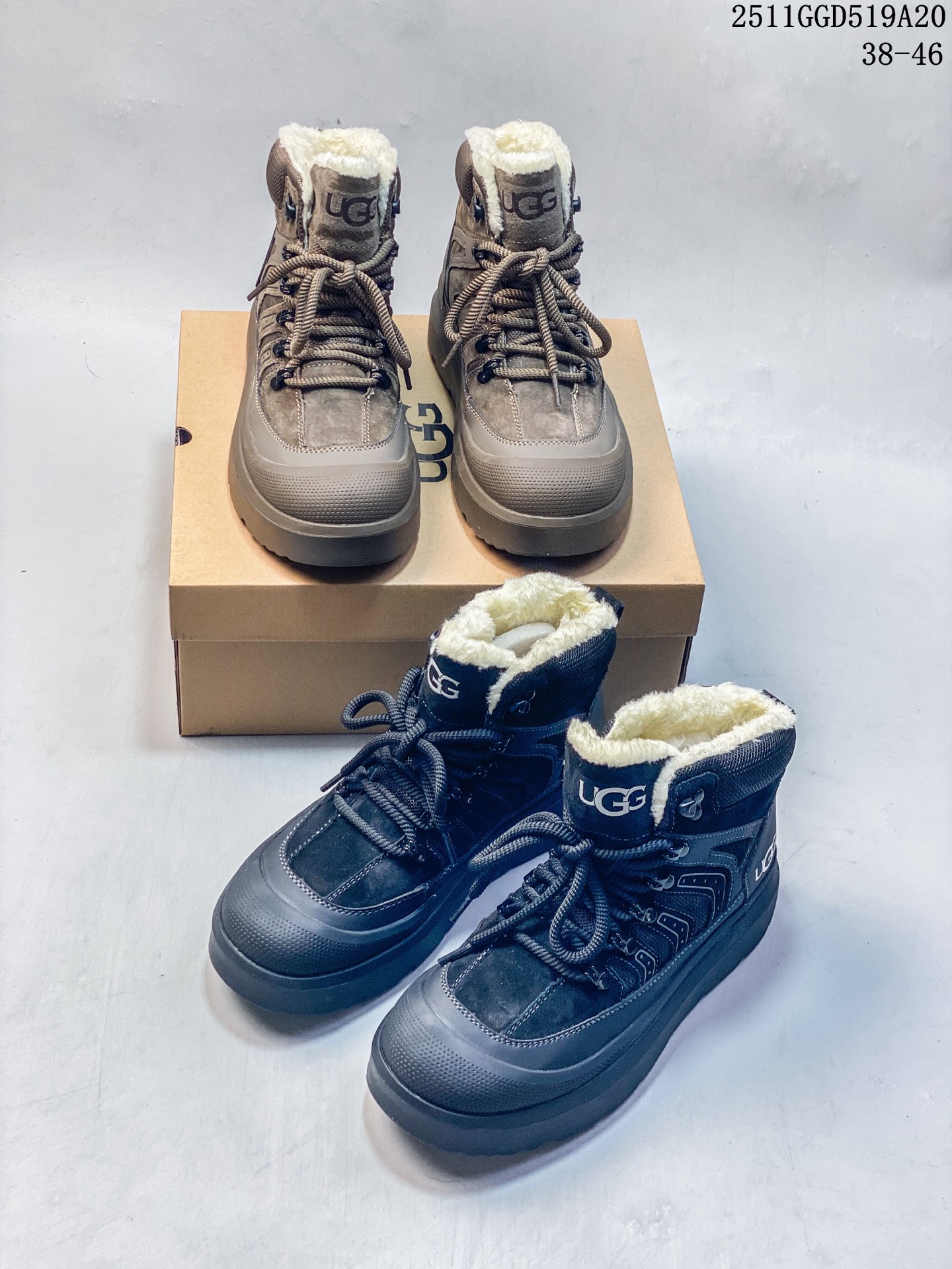 🈴️💰240
UGG/雪地靴 UGG Heritage Utility Sneaker 传统实用运动鞋 UGG元素与经典运动鞋的氛围相结合，融合了传统与创新。鞋面采用全粒皮革和麂皮完成。采用来自甘蔗的EVA材质制作的鞋底，拥有发挥出色的抓地力 
11GGD519A20