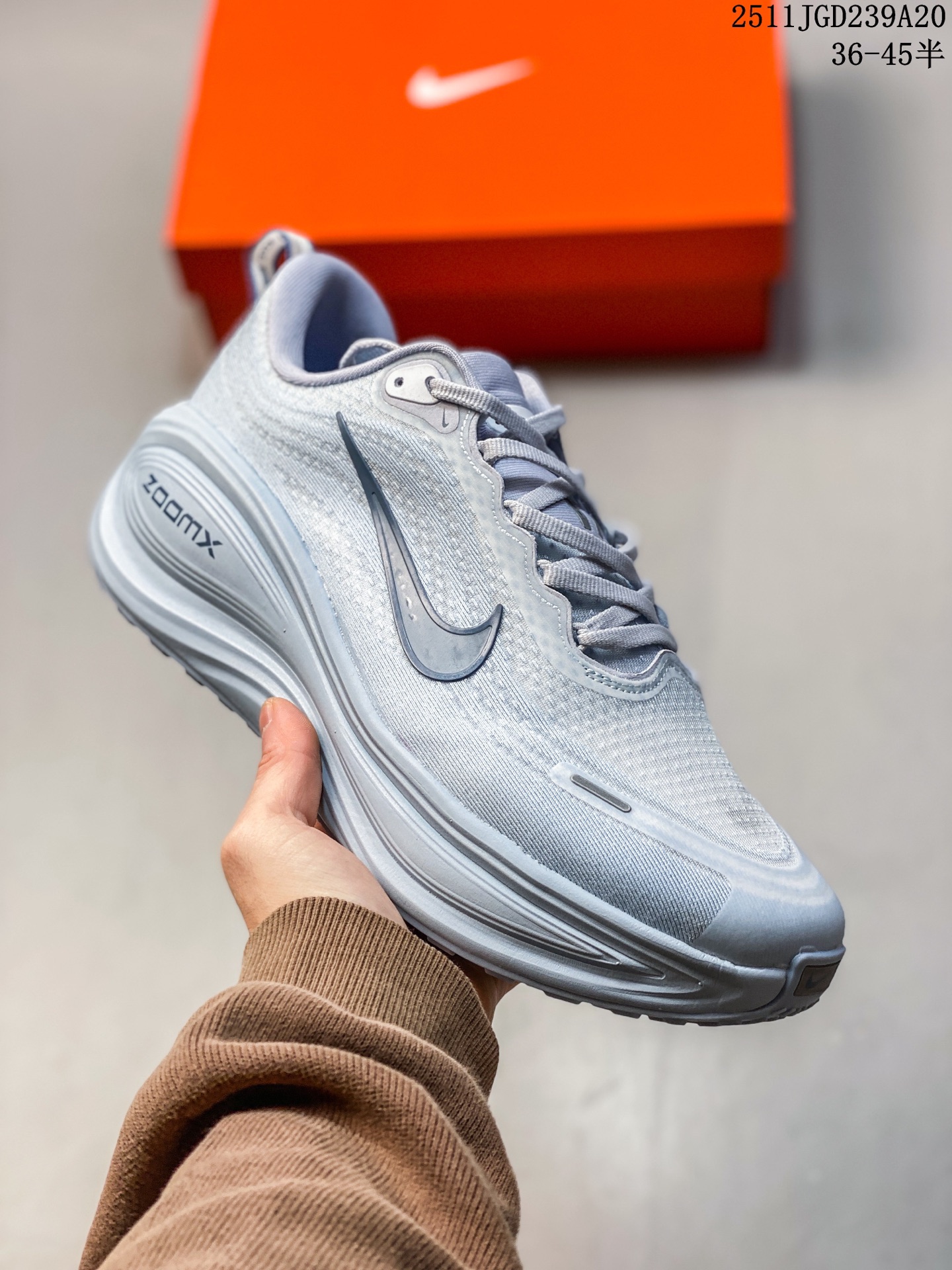 💰140
公司级✅Nike VOMERO PLUS 耐克 舒适减震防滑 低帮跑步鞋
全掌ReactX泡绵中底 前掌和后跟还配备了Air Zoom气垫单元 据说跑起来更快更舒适哦 这次最大的升级点 首次引入了ReactX泡绵
货号:HV8150-004
尺码:36 36.5 37.5 38 38.5 39 40 40.5 41 42 42.5 43 44 45
ID:JZD103-AZJ
11JGD239A20