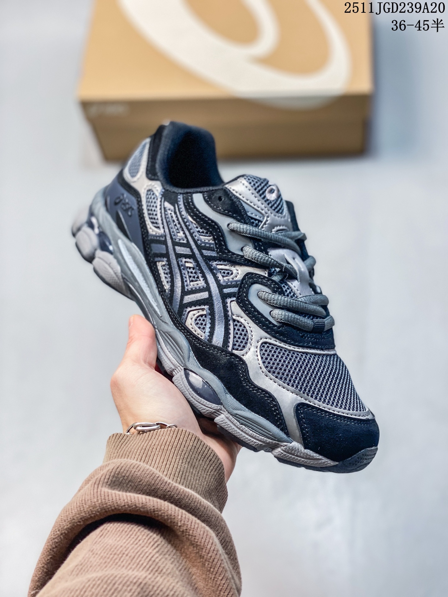 💰140
公司级✅ASICS GEL-NYC 亚瑟士 透气网眼鞋面 配合部分合成革材质 采用全新AHAR+橡胶材质 更加耐磨
货号:1203A739-020
尺码:36 37 37.5 38 39 39.5 40.5 41.5 42 42.5 43.5 44 45 
ID:JZF101-AZJ
11JGD239A20