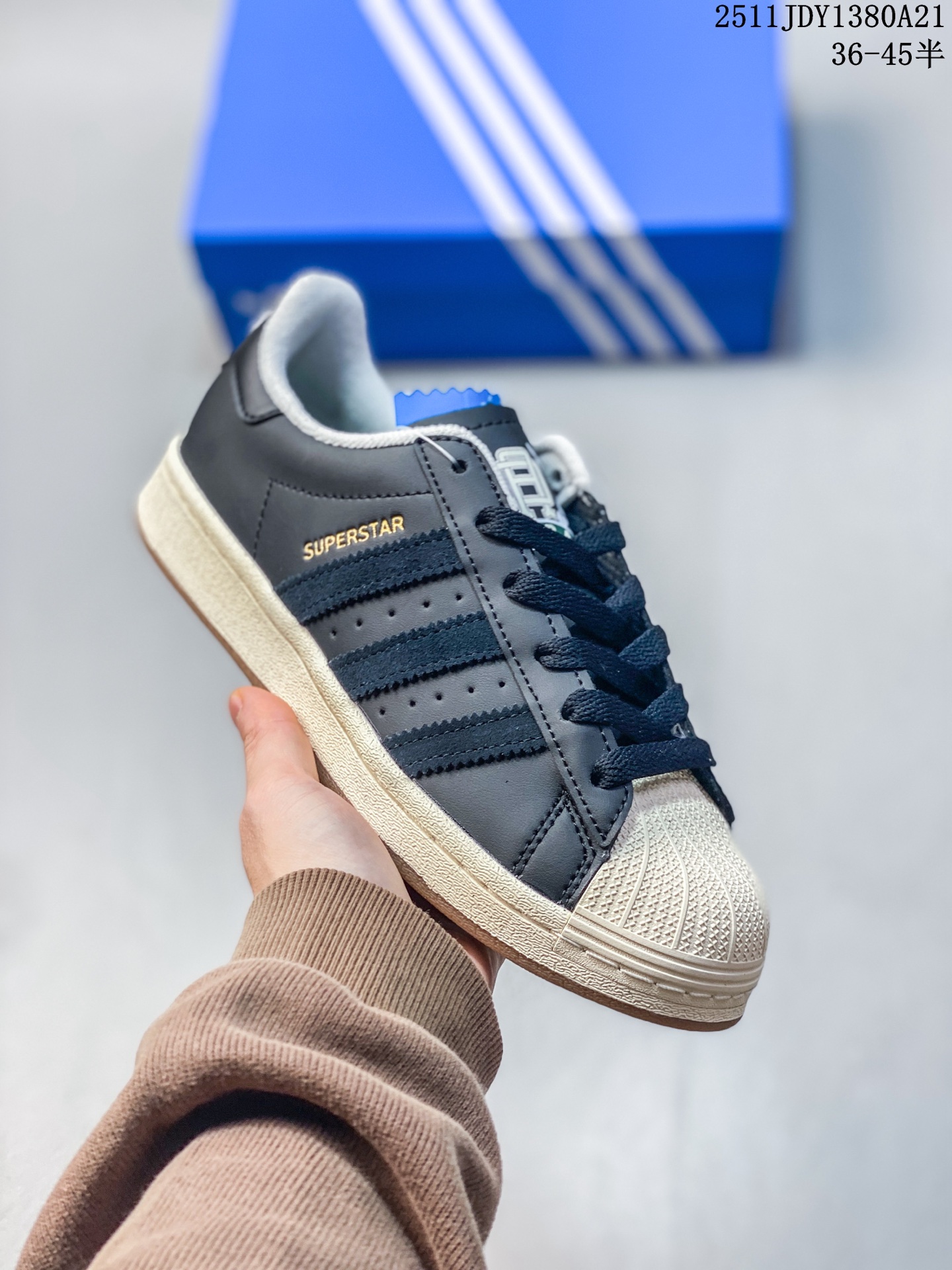 💰125
真标✅Adidas Originals Superstar贝壳头系列 阿迪达斯 三叶草低帮经典百搭休闲运动板鞋
尺码:36 36.5 37 38 38.5 39 40 40.5 41 42 42.5 43 44 45
11JDY1380A21
