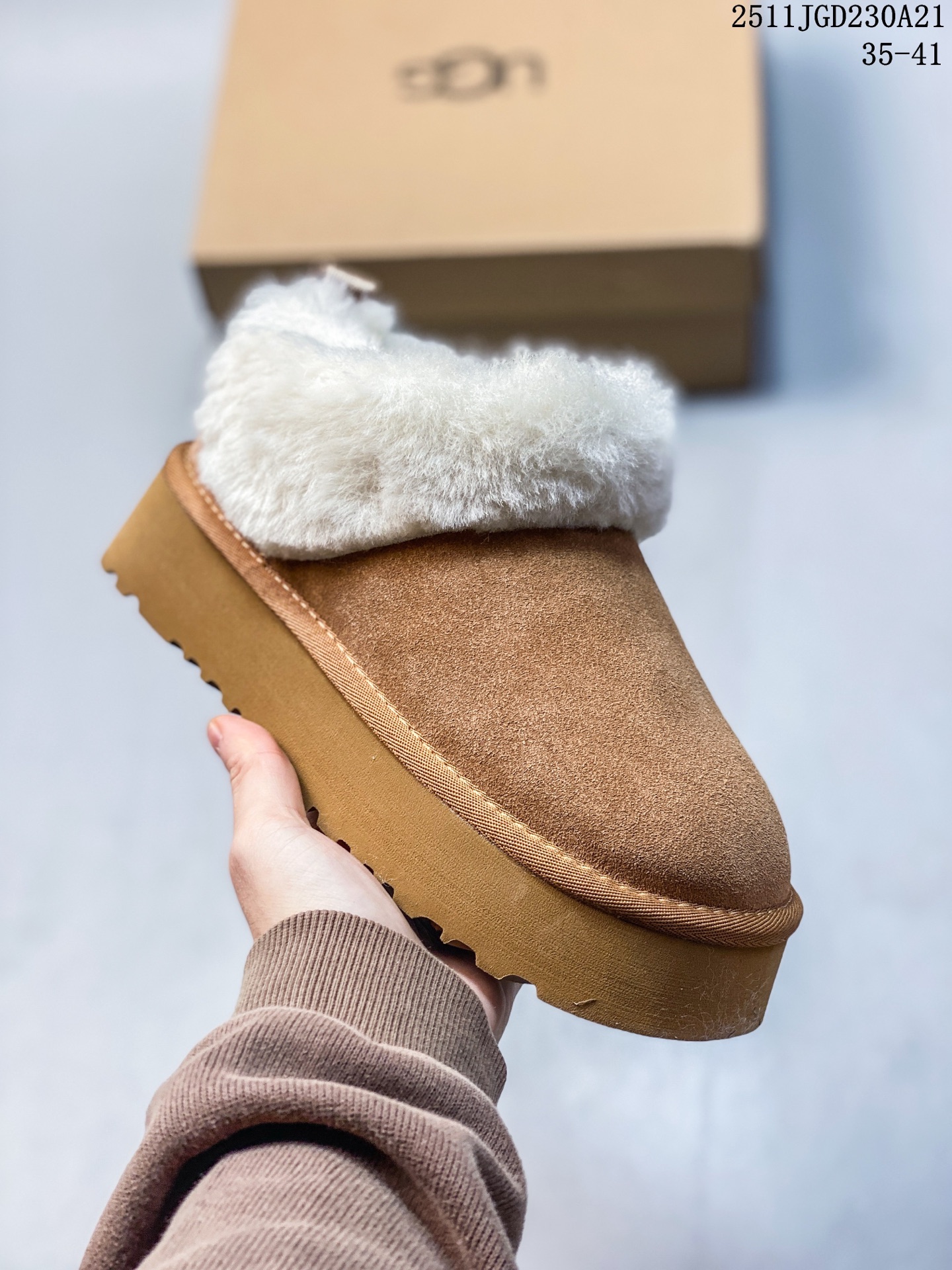 💰140
UGG舒适厚底一脚蹬休闲乐福鞋懒人毛毛鞋明星同款Nita Platform 妮塔便鞋 1171393
码数:35 36 37 38 39 40 41
编号:2511WSYMIG
11JGD230A21