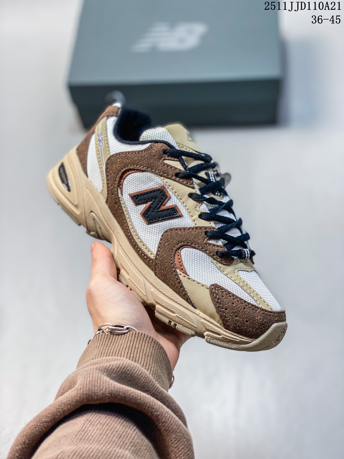 💰130
✅新百伦 NB530 New Balance 530 复跑古鞋NB530这鞋双确实是NB家经复典古款式之一,以全科新技诠释,成打功造530鞋款。鞋面保在持530基本线条和片层构结的同时,采更用
为简洁、流畅设的计语言
货号:MR530VS
Size :36 37 37.5 38 38.5 39.5 40 40.5 41.5 42 42.5 43 44 45
编码:329JJD1122
11JJD110A21