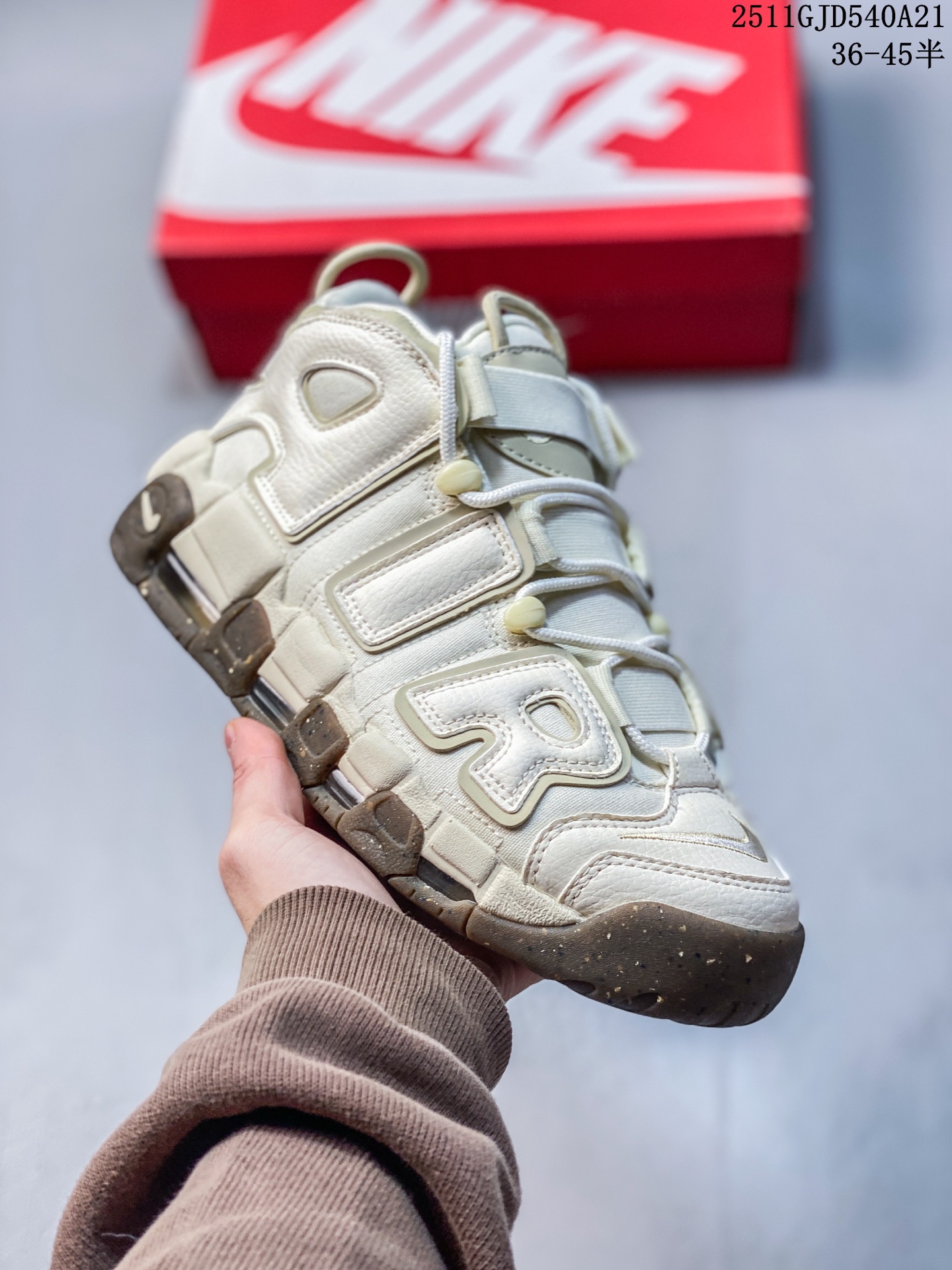 💰230
公司级 带半码 耐克Nike WMNS Air More Uptempo GS Barely Green 皮蓬初代系列经典高街百搭休闲运动文化篮球鞋美国队配色
11GJD540A21