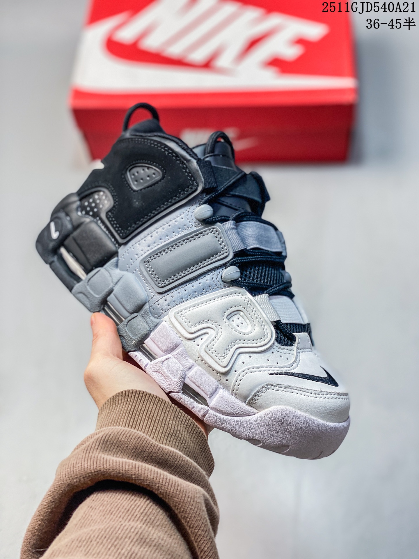 💰230
公司级 带半码 耐克Nike WMNS Air More Uptempo GS Barely Green 皮蓬初代系列经典高街百搭休闲运动文化篮球鞋美国队配色
11GJD540A21