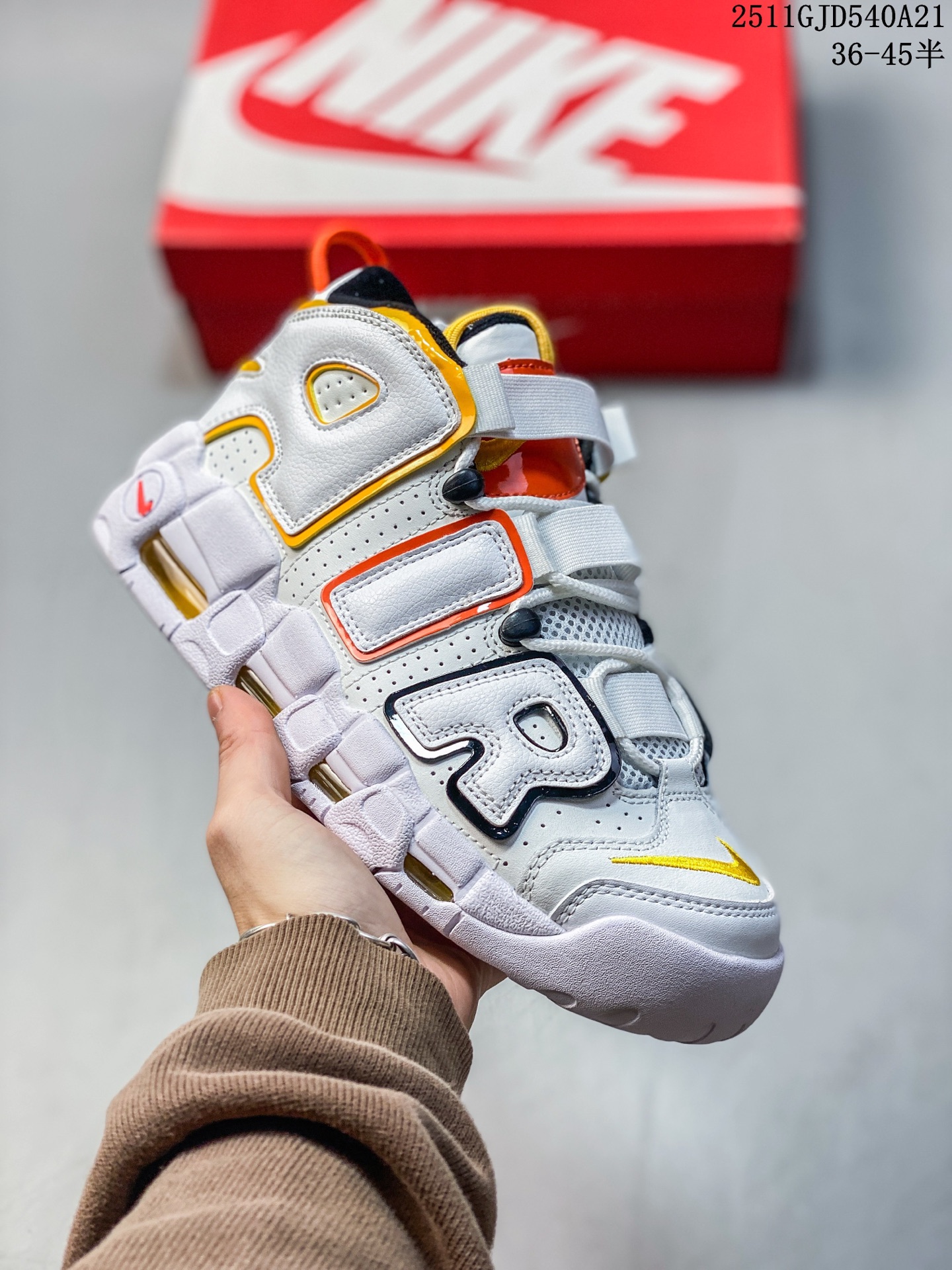 💰230
公司级 带半码 耐克Nike WMNS Air More Uptempo GS Barely Green 皮蓬初代系列经典高街百搭休闲运动文化篮球鞋美国队配色
11GJD540A21