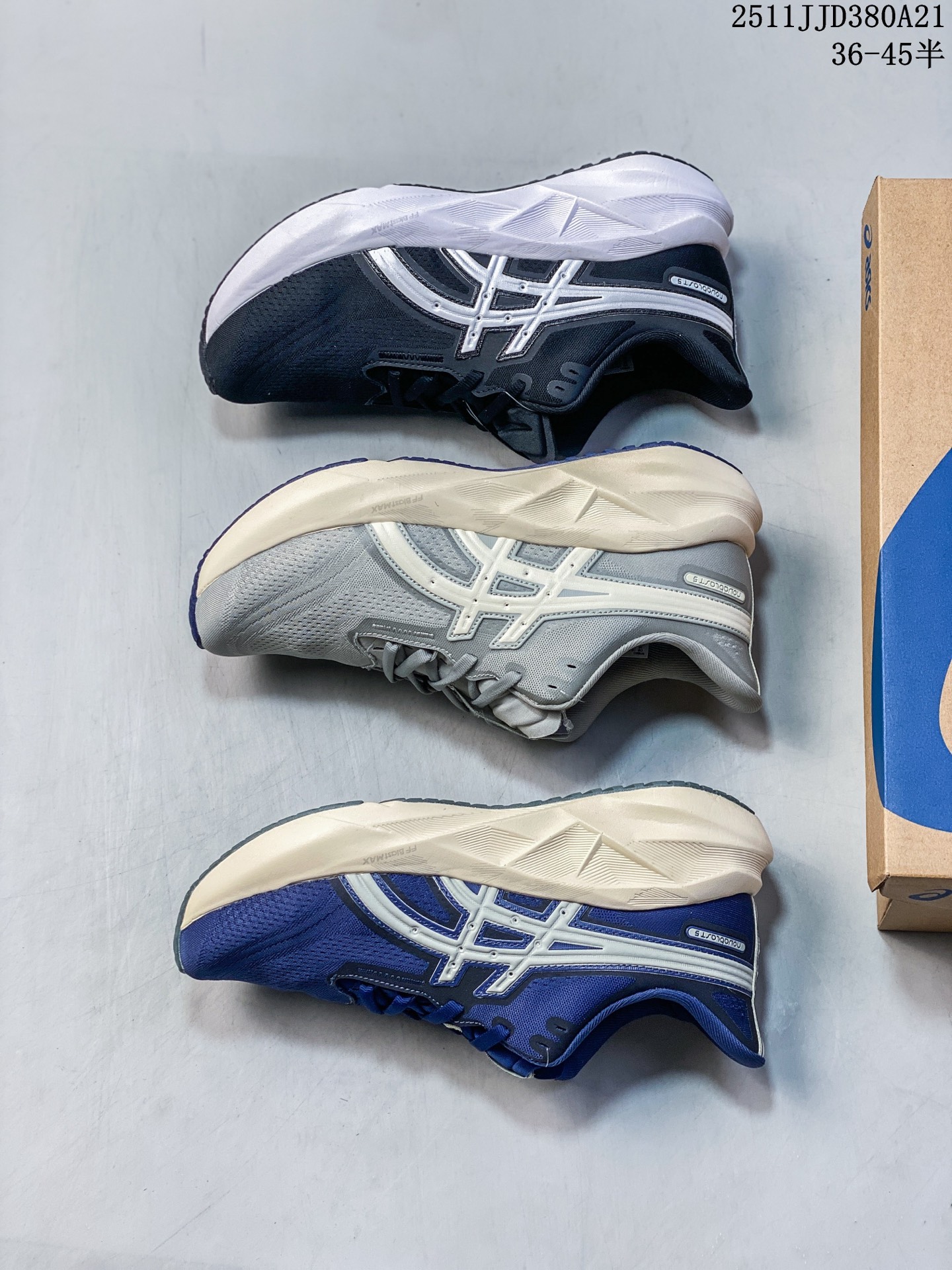 🈴️💰130
Asics/亚瑟士 男女鞋半码制，采用人体工学一体式轻质贾卡双层编织鞋面材质，全掌FF BLAST PLUS ECO轻量高能回弹泡棉材料中底，AHAR橡胶,兼顾抓地及耐久性底片❗️颜值与脚感并存，轻！软！耐磨！日本专业跑鞋品牌-亚瑟士/Asics Novavlast 5新星执行者5代系列低帮轻量化厚底有氧运动慢跑鞋 
11JJD380A21