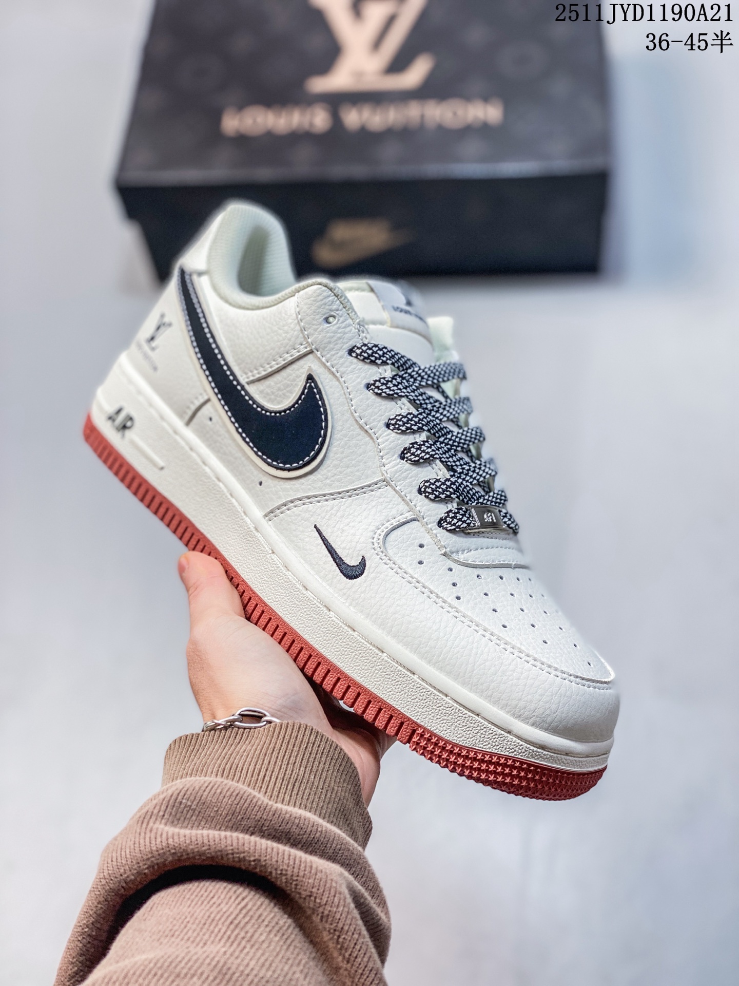 💰170
海外爆款限量发售！公司级Nike Air Force 1 '07 Low “LV联名——米白黑”空军一号 低帮 运动鞋 休闲鞋 折边针车 工艺难度大 原楦头原纸板 原装鞋盒 定制五金配件 内置全掌气垫 原厂鞋底 
货号：CS5288-020
Size：36 36.5 37.5 38 38.5 39 40 40.5 41 42 42.5 43 44 44.5 45
11JYD1190A21