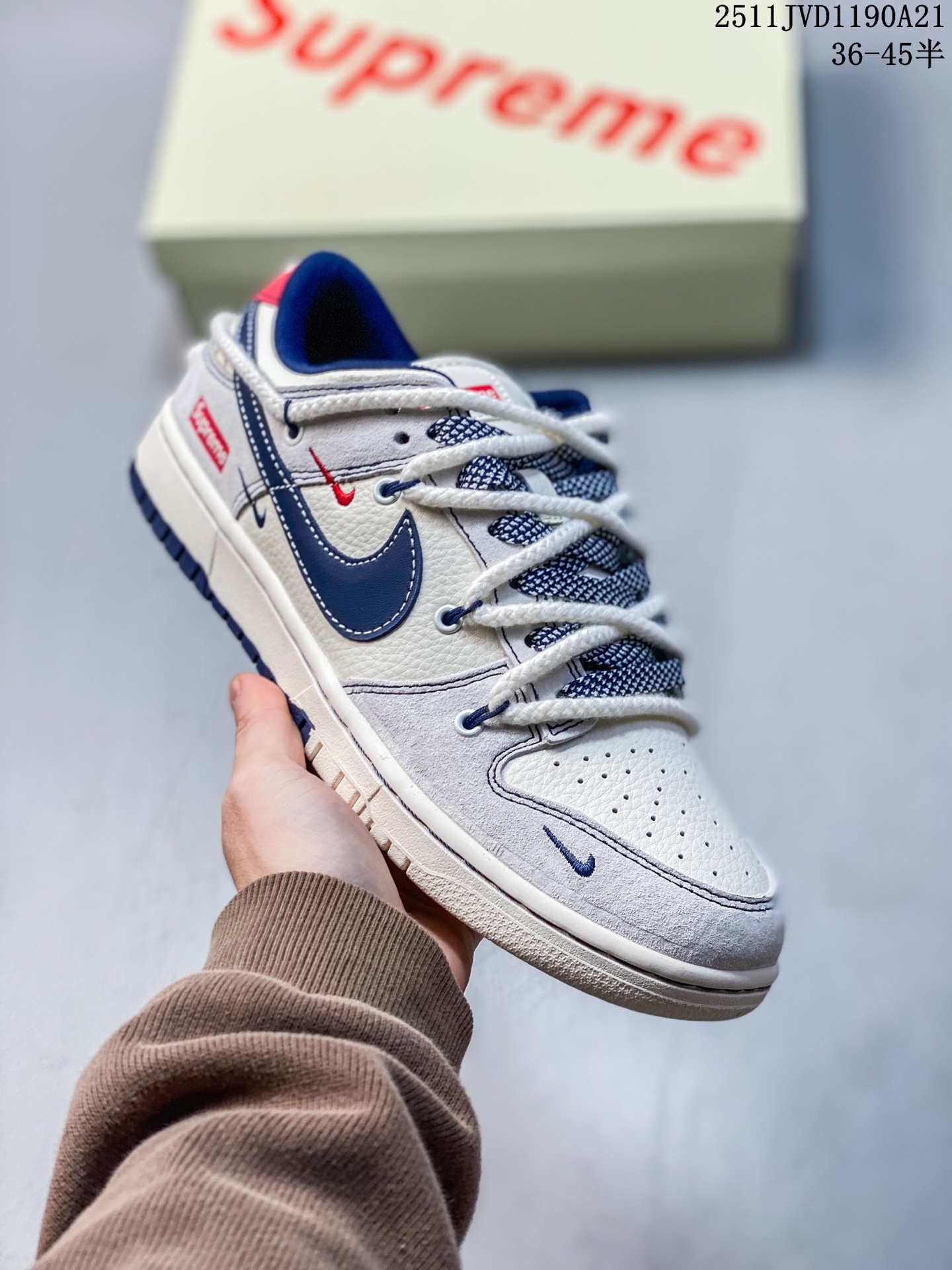 💰190
海外爆款限量发售!公司级 Nike SB Dunk Low“SUP联名——绑带猪八蓝勾” 周年高端定制 低帮休闲板鞋 定制鞋盒 大厂纯原品质出货 超高清洁度 皮料切割干净无任何毛边 细节完美
货号:YX5066-235
Size:36 36.5 37.5 38 38.5 39 40 40.5 41 42 42.5 43 44 44.5 45
11JVD1190A21