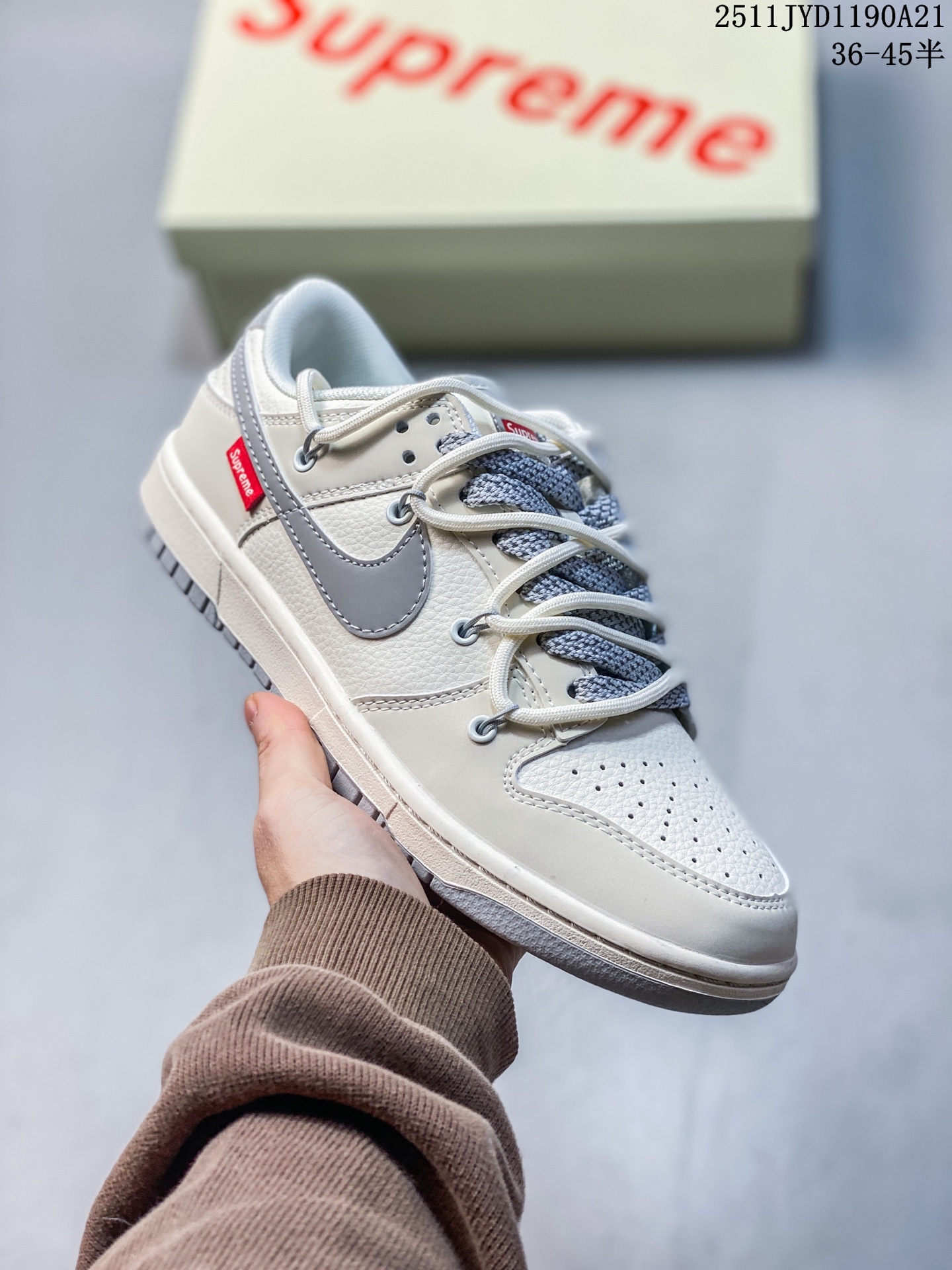 💰170
海外爆款限量发售!公司级 Nike SB Dunk Low“Sup系列——绑带米白灰勾” 周年高端定制 低帮休闲板鞋 定制鞋盒 大厂纯原品质出货 超高清洁度 皮料切割干净无任何毛边 细节完美
货号:DM6868-091
Size:36 36.5 37.5 38 36.5 39 40 40.5 41 42 42.5 43 44 44.5 45
11JYD1190A21