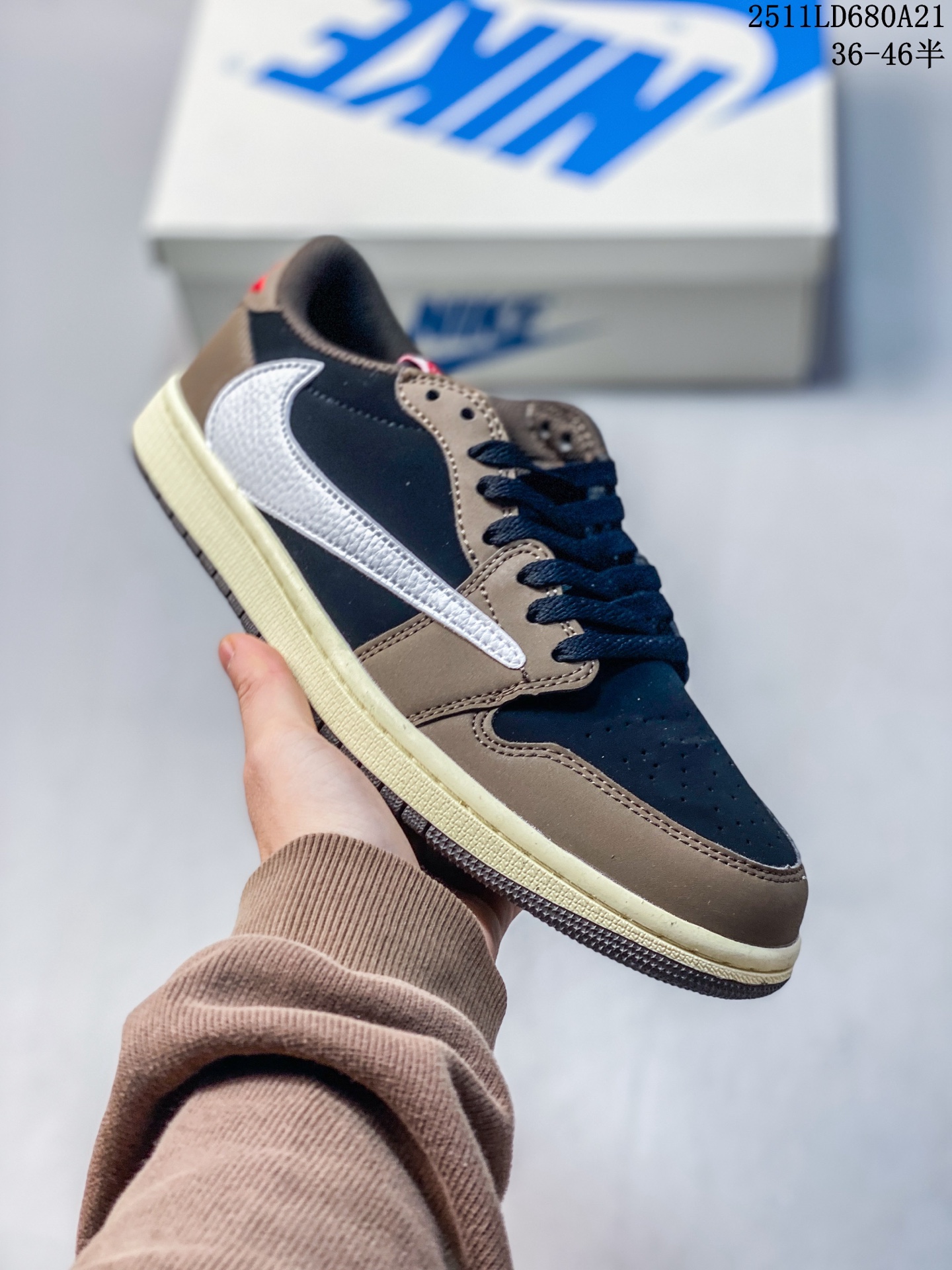 💰100
Nike Air Jordan 1 x Travis Scott AJ1倒勾 乔一倒钩 耐克 低帮文化篮球鞋
货号:DM7866-140
尺码:36 36.5 37.5 38 38.5 39 40 40.5 41 42 42.5 43 44 45 46
11LD680A21