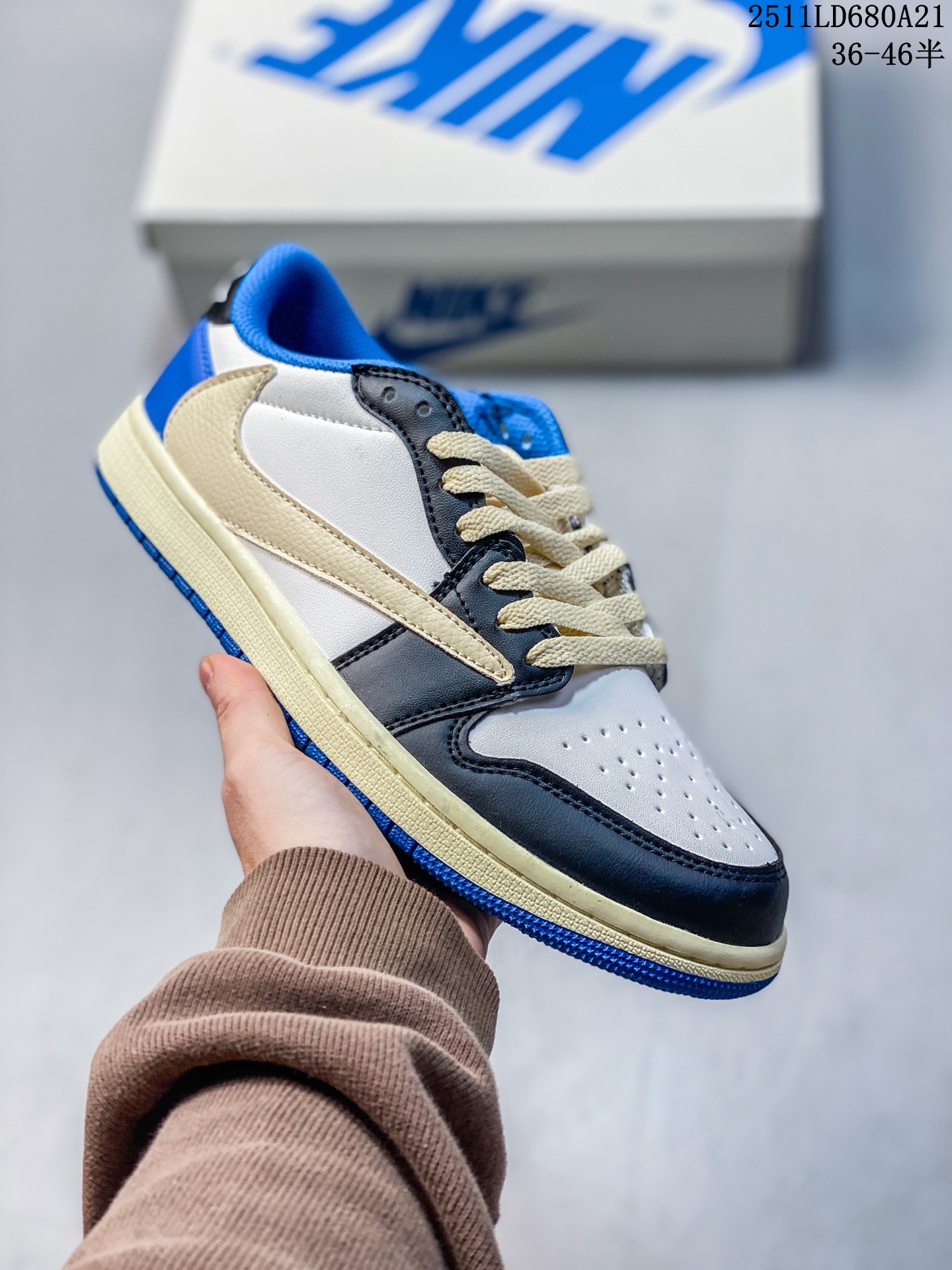 💰100
Nike Air Jordan 1 x Travis Scott AJ1倒勾 乔一倒钩 耐克 低帮文化篮球鞋
货号:DM7866-140
尺码:36 36.5 37.5 38 38.5 39 40 40.5 41 42 42.5 43 44 45 46
11LD680A21