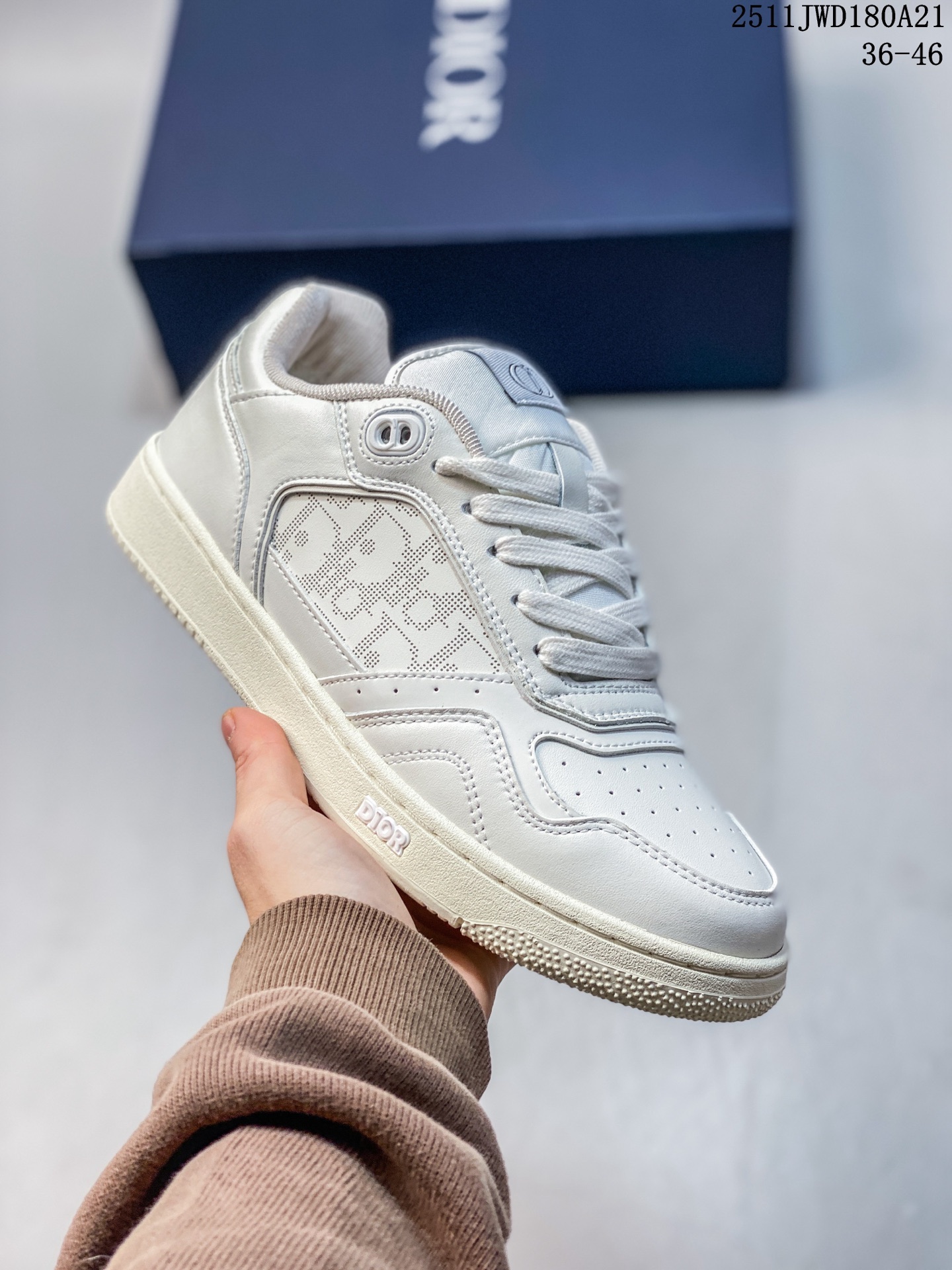 💰180
【公司级】Dior 迪奥 高奢品牌 彰显高级气质 Dior 运动鞋低帮系列复古休闲鞋时尚慢跑鞋厚底老爹鞋圆头系带 运动跑鞋 生活休闲鞋 男款 时髦单品 时尚百搭 dior
11JWD1190A21