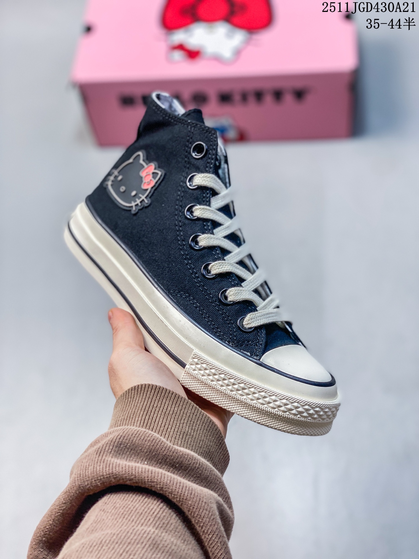 💰140
匡威CONVERSE KT猫 黑红 正确版蓝底 萌翻天 硫化蓝底 加厚双层鞋垫 五角星 时尚潮流百搭低帮板鞋 尺码：35-44半
11JGD430A21