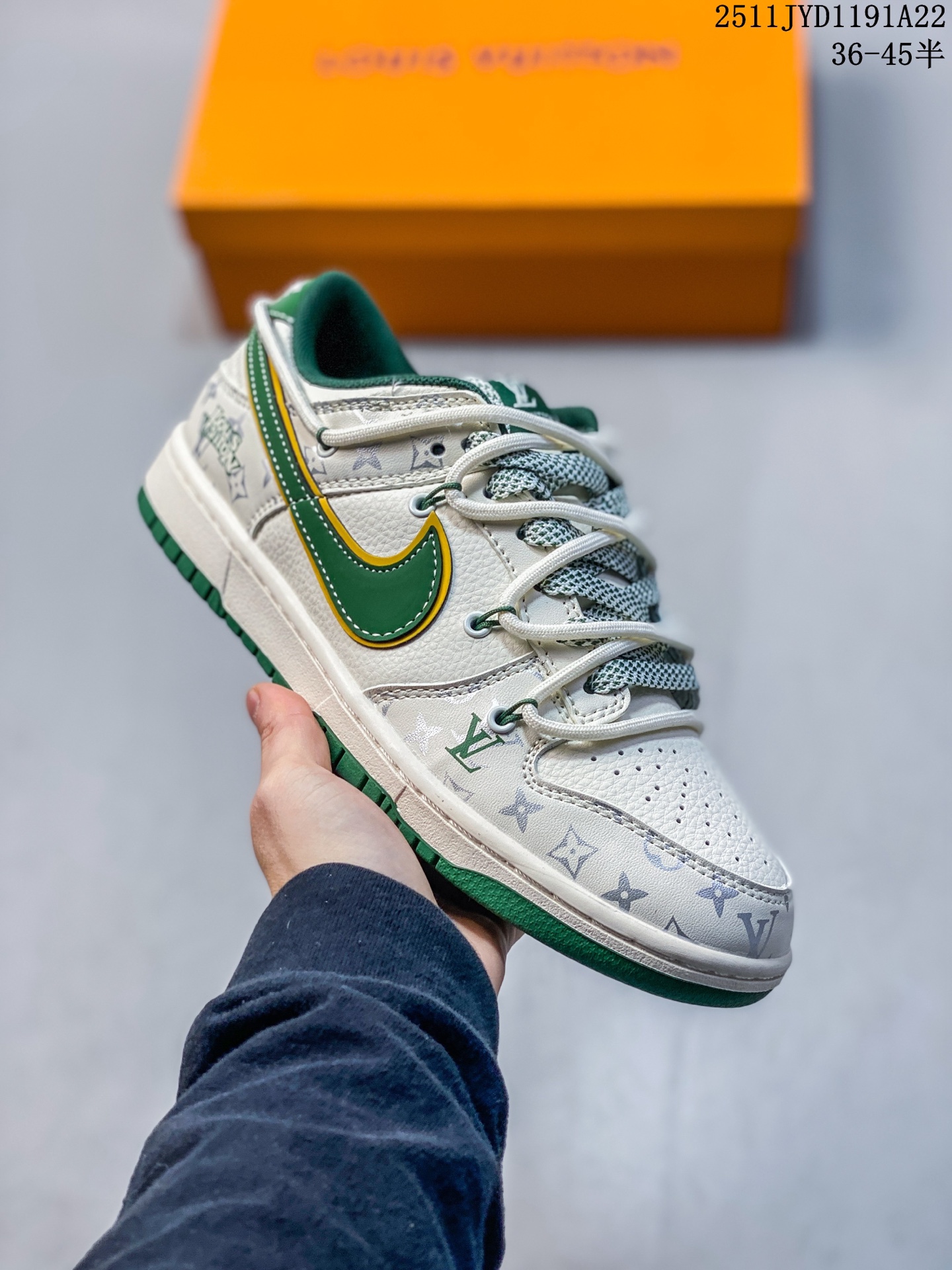 💰170
海外爆款限量发售!公司级 Nike SB Dunk Low“LV联名-绑带绿勾” 周年高端定制 低帮休闲板鞋 定制鞋盒 大厂纯原品质出货 超高清洁度 皮料切割干净无任何毛边 细节完美
货号DM6868-103
Size:36 36.5 37.5 38 36.5 39 40 40.5 41 42 42.5 43 44 44.5 45
11JYD1191A22