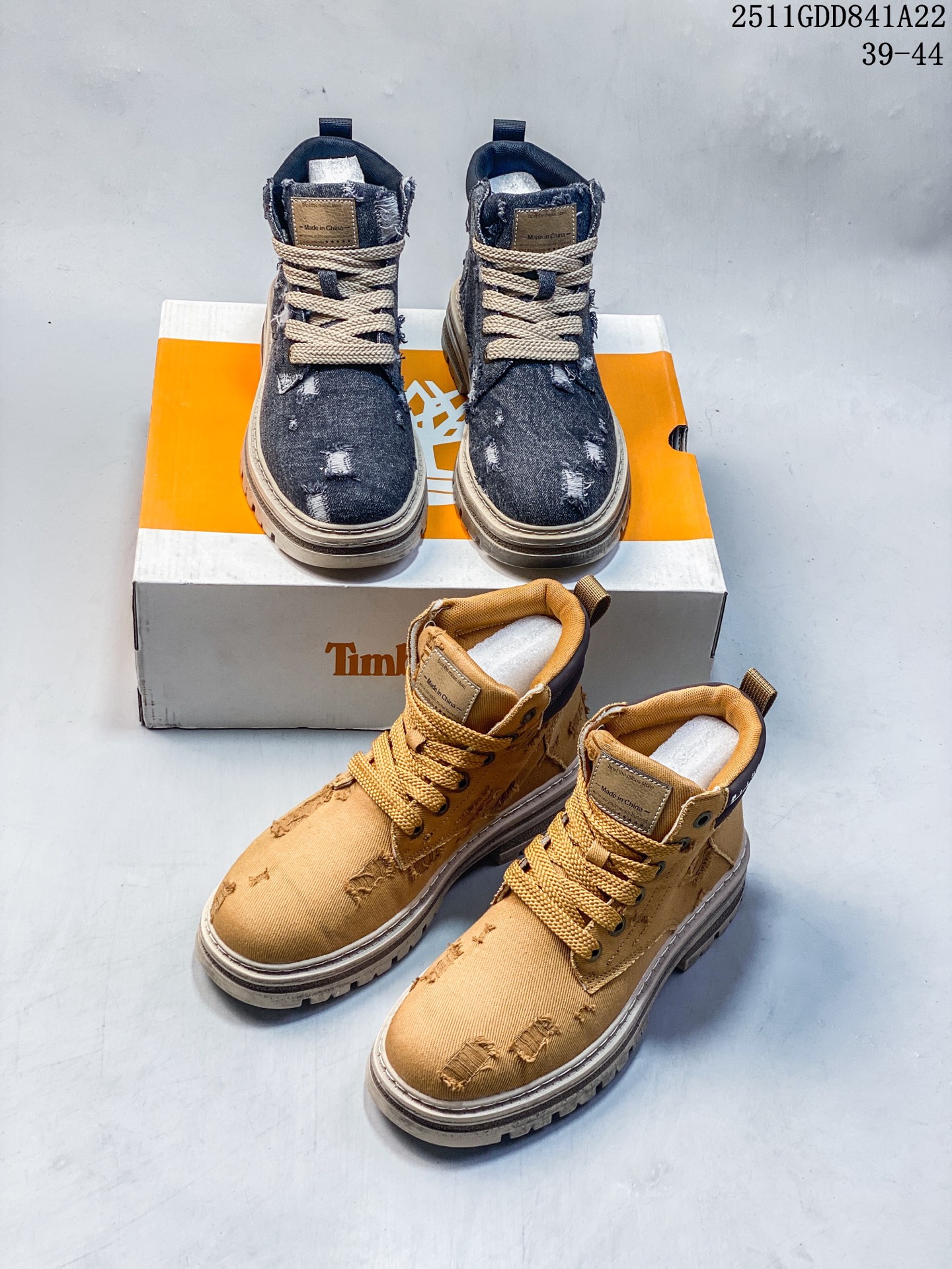 🈴️💰220
Timberland 天伯伦/添柏岚经典款 
25ss新款高帮 经典再造 全新升级 
广东大厂品质 原盒原包装 
面料采用意大利🇮🇹顶级磨砂网布
搭配防臭防腐真皮乳胶鞋垫 
给您完美的穿着体验 质量考究耐穿
型男必备 专治不帅 
高品质脚感一流 独家供应 
官方货号: TB23066
尺码：39 40 41 42 43 44 
11GDD841A22