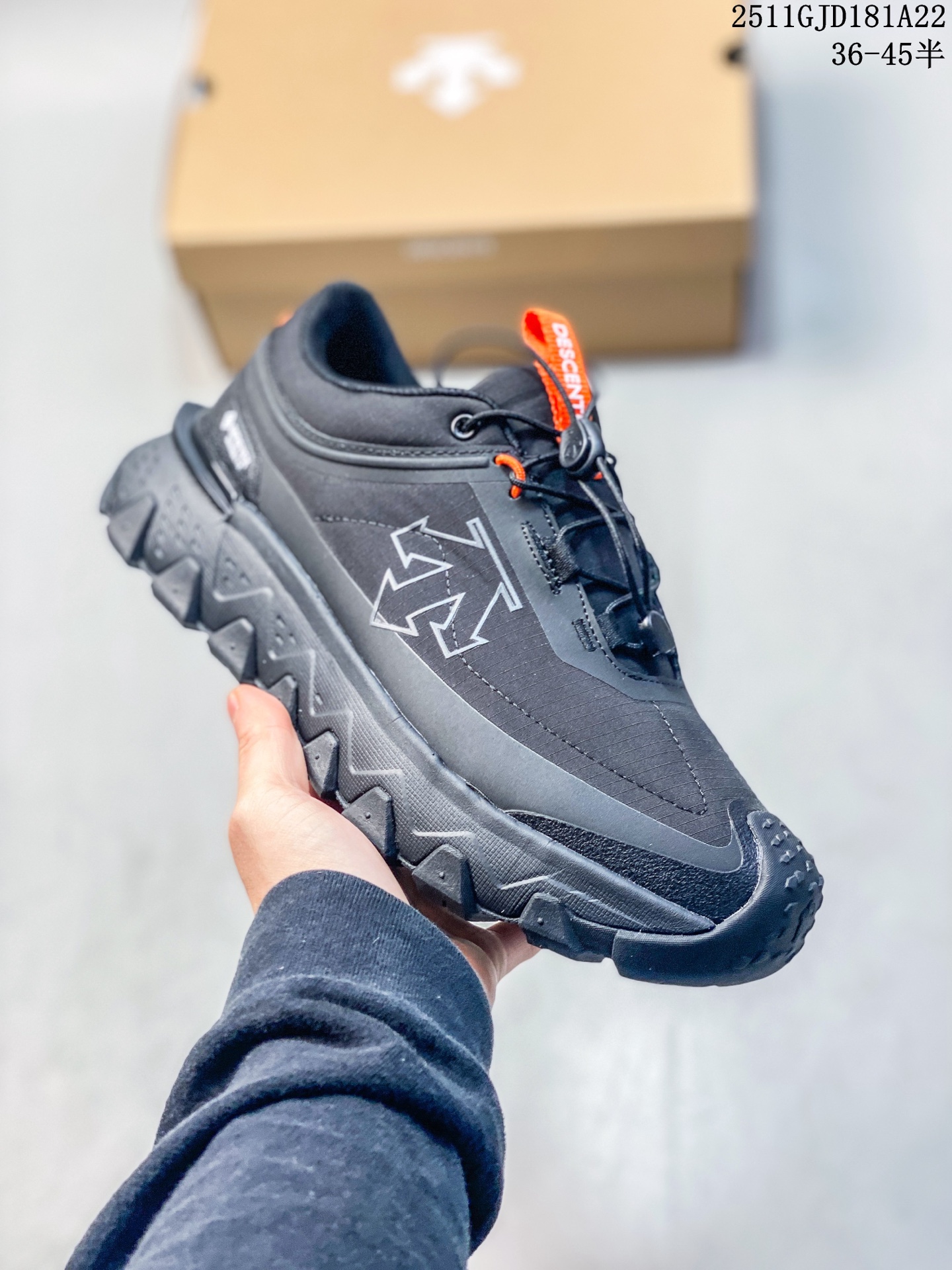 💰230
DESCEN Snow Ride Gtx 迪桑特低帮休闲跑步鞋 织物材质 官方版本 Size:36-45码
11GJD181A22