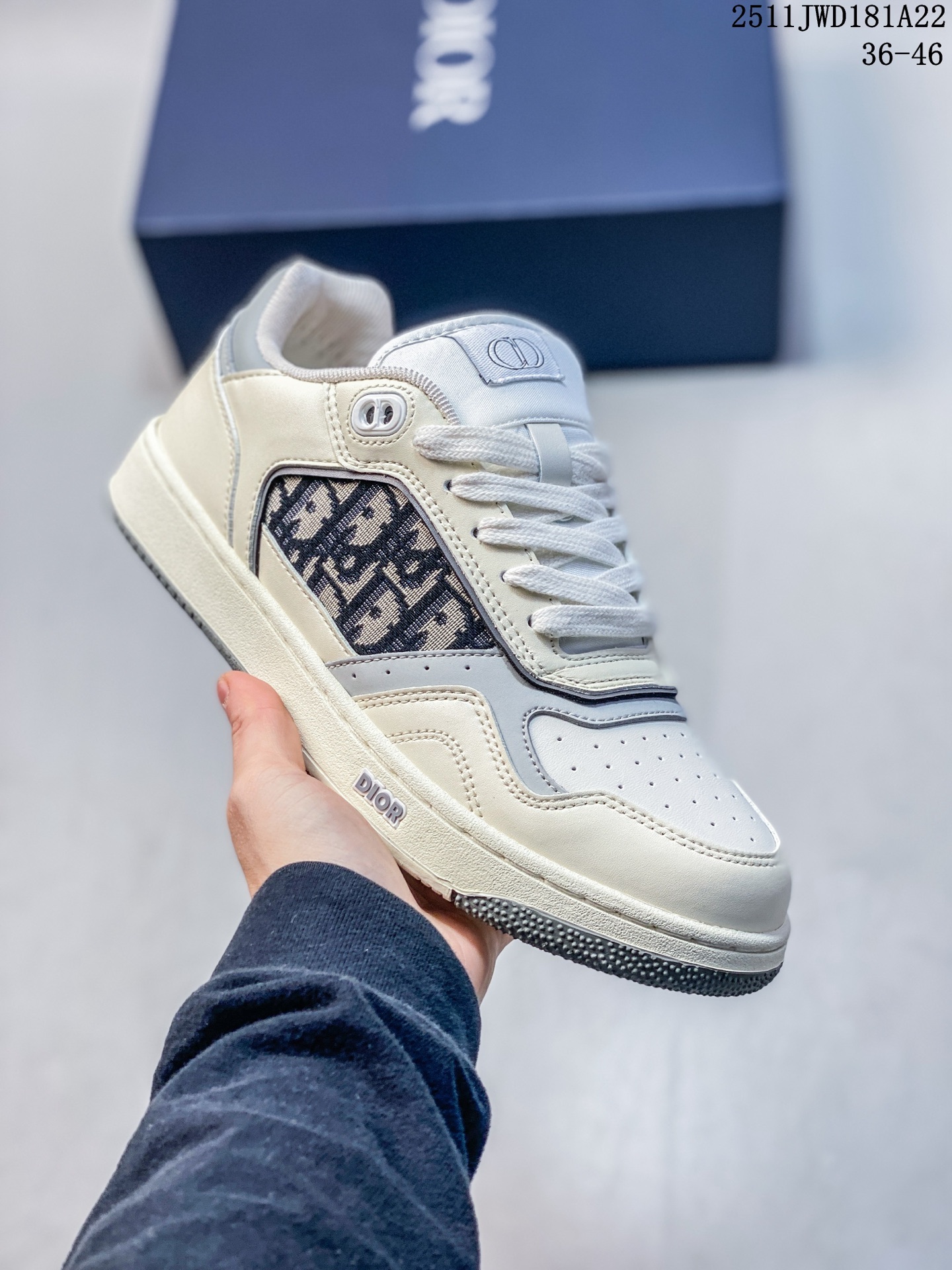 💰180
【公司级】Dior 迪奥 高奢品牌 彰显高级气质 Dior 运动鞋低帮系列复古休闲鞋时尚慢跑鞋厚底老爹鞋圆头系带 运动跑鞋 生活休闲鞋 男款 时髦单品 时尚百搭 dior
11JWD181A22