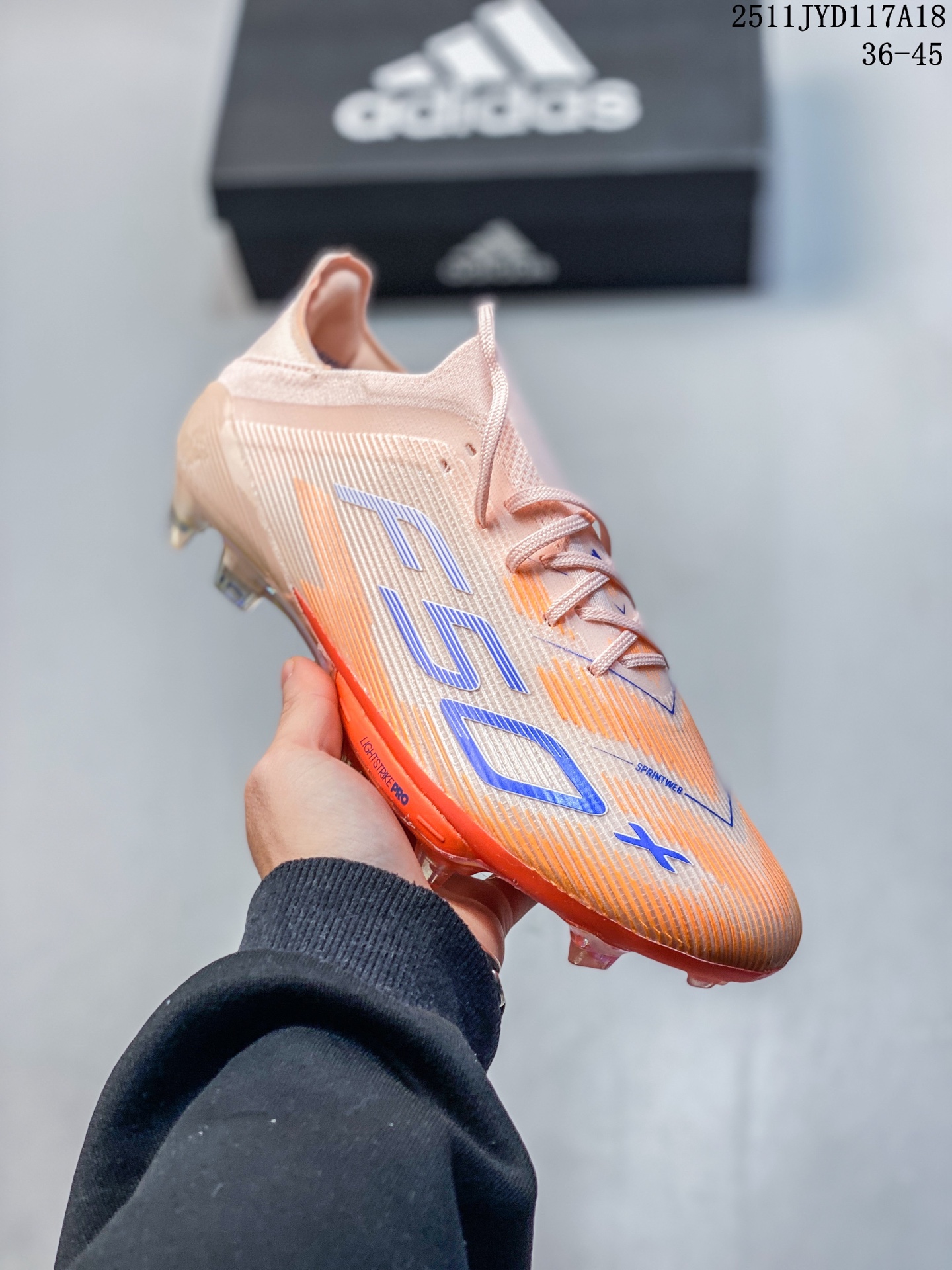 💰170
✅adidas F50 PRO 百搭舒适 皮革 足球鞋 男款 
尺码：36 37 38 39 40 41 42 43 44 45 ID：329JYD1119
11JYD117A18