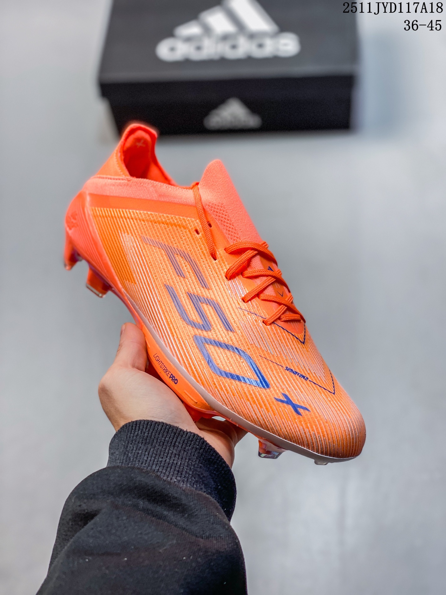 💰170
✅adidas F50 PRO 百搭舒适 皮革 足球鞋 男款 
尺码：36 37 38 39 40 41 42 43 44 45 ID：329JYD1119
11JYD117A18
