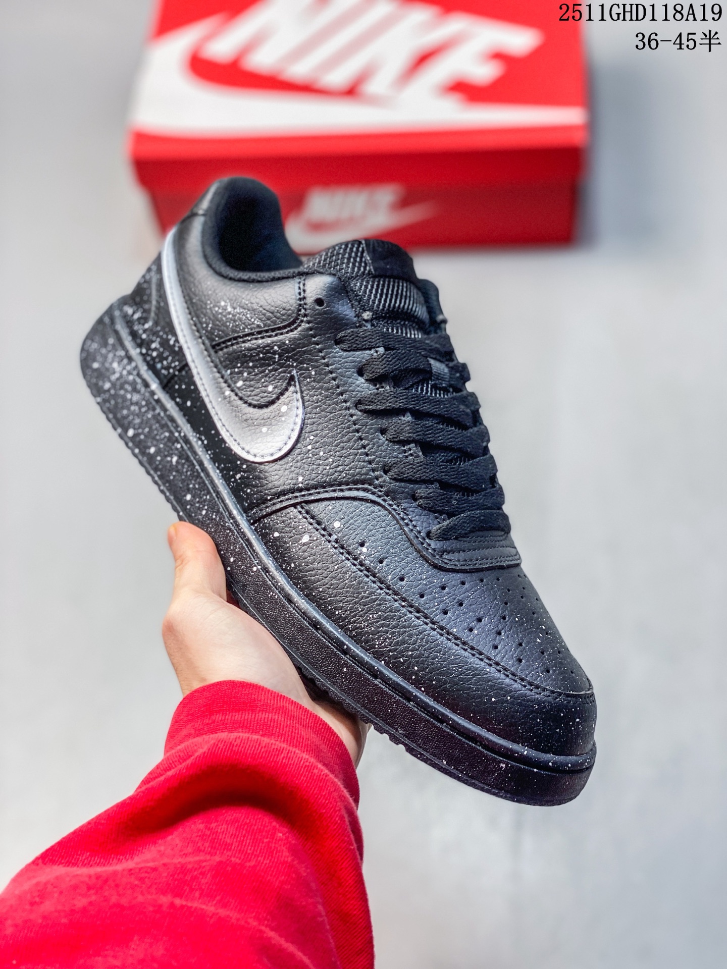 公司级✅Nike Court Vision 1 Low“幻影十字架” 手绘涂鸦定制板鞋 幻影十字架常作为一种印花图案出现,具有独特的视觉效果.将幻影十字架与梵文、马蹄等元素结合,运用丝网印花等工艺,打造出极具潮流感的服装单品,深受追求个性与时尚的人群喜爱 货号:DH2987-099 ID:329GHD1120 11GHD118A19