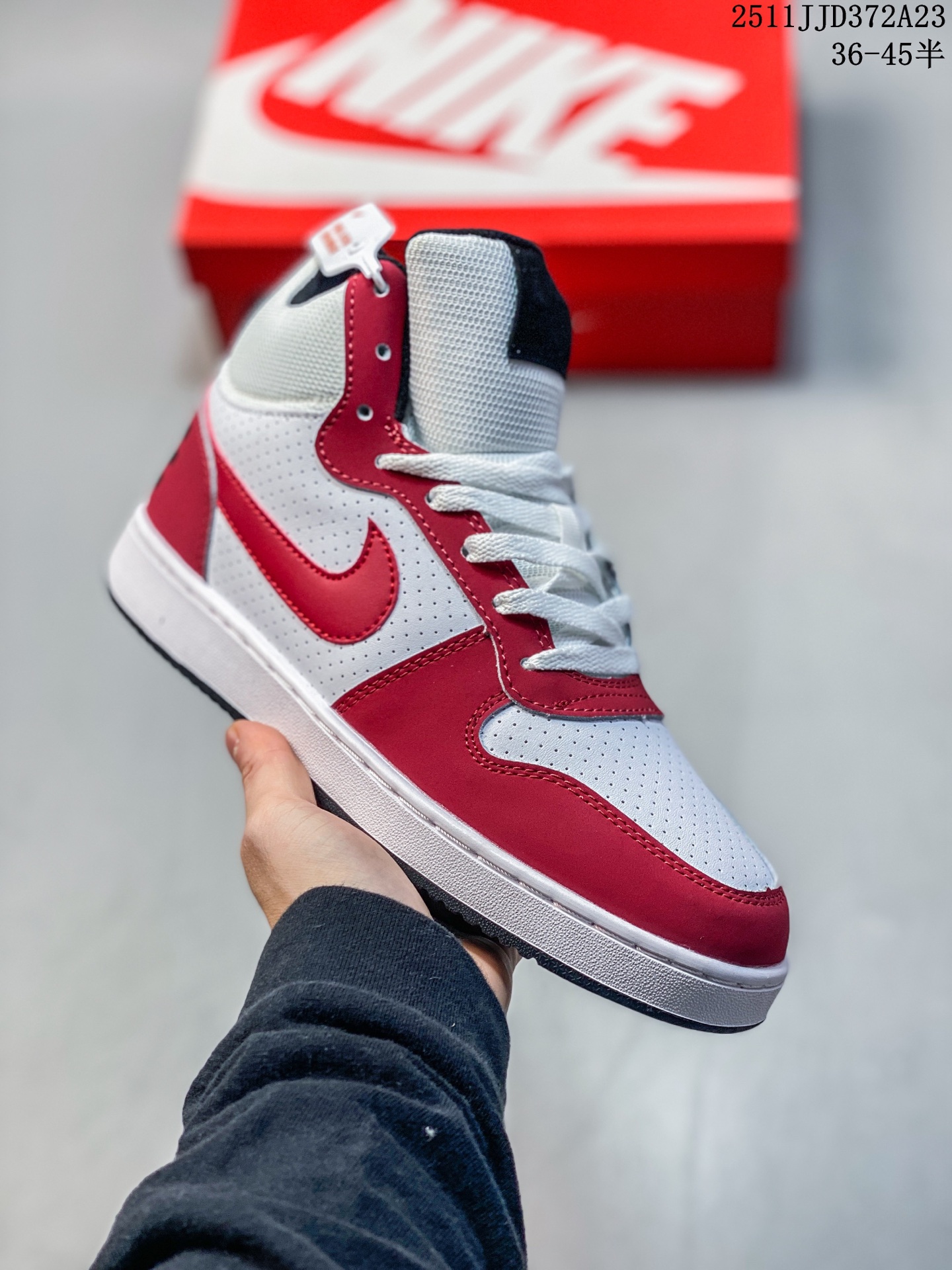 🈴️💰140
公司级✅耐克 NIKE COURT BOROUGH MID 中帮百搭透气休闲运动板鞋
经典耐用的设计 兼顾舒适脚感和出众风范 演绎匠心之作 结构性的支撑贴合感结合复古篮球设计 塑就场外全明星风范
11JHD262A23