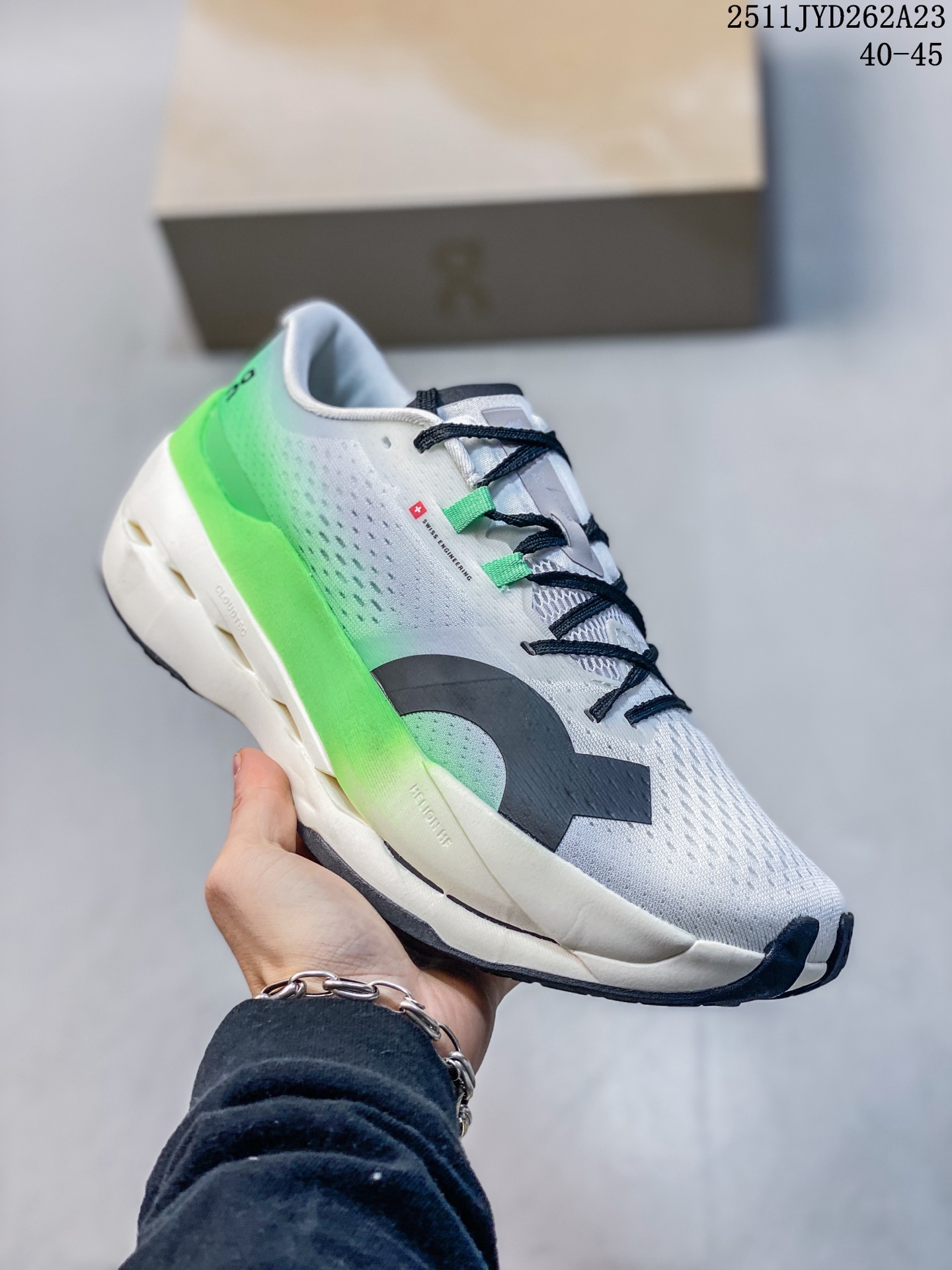 💰170
On昂跑 cloudboom max 舒适时尚支撑 马拉松跑步鞋 男款 白色
11JYD262A23