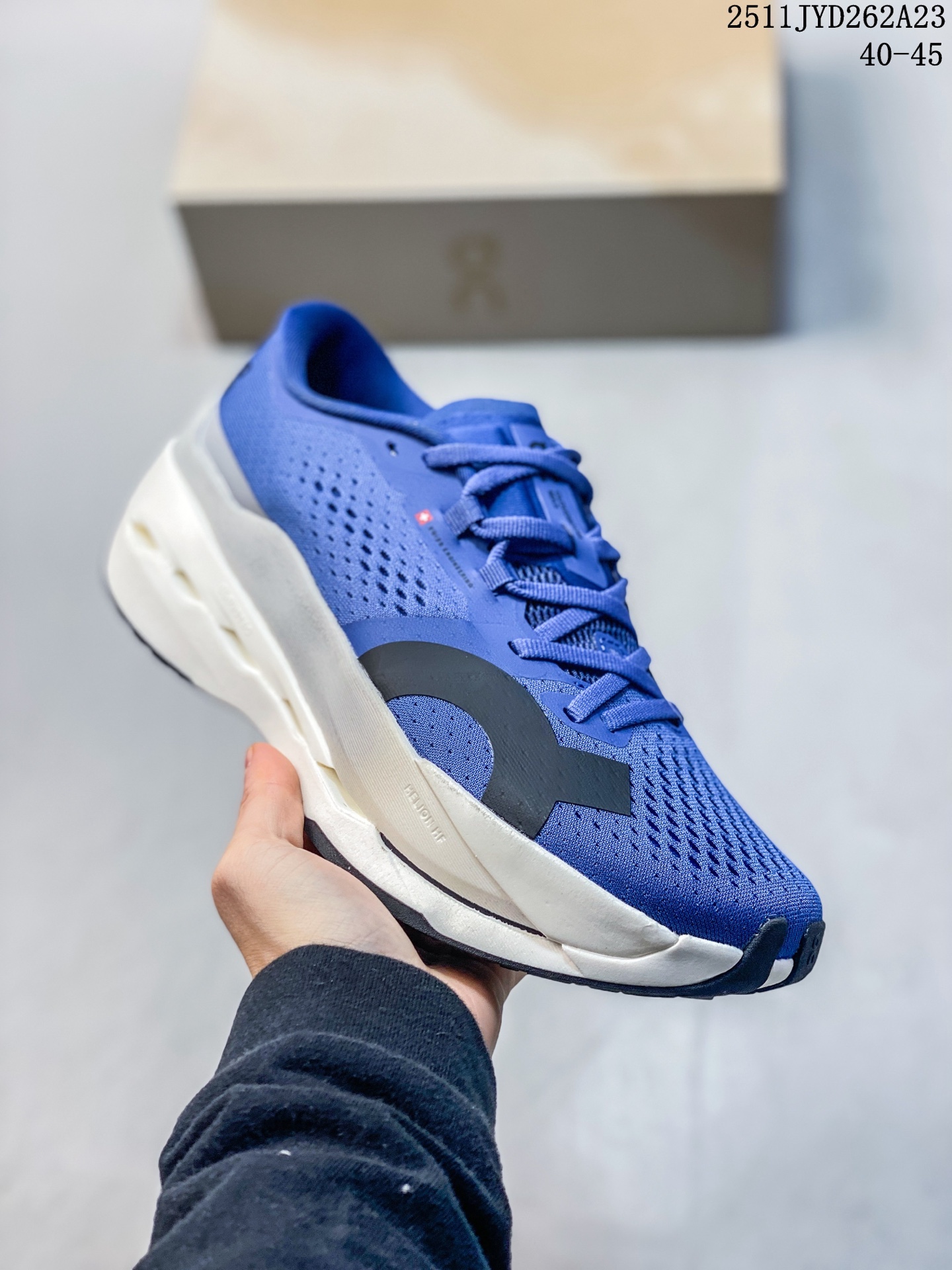 💰170
On昂跑 cloudboom max 舒适时尚支撑 马拉松跑步鞋 男款 白色
11JYD262A23