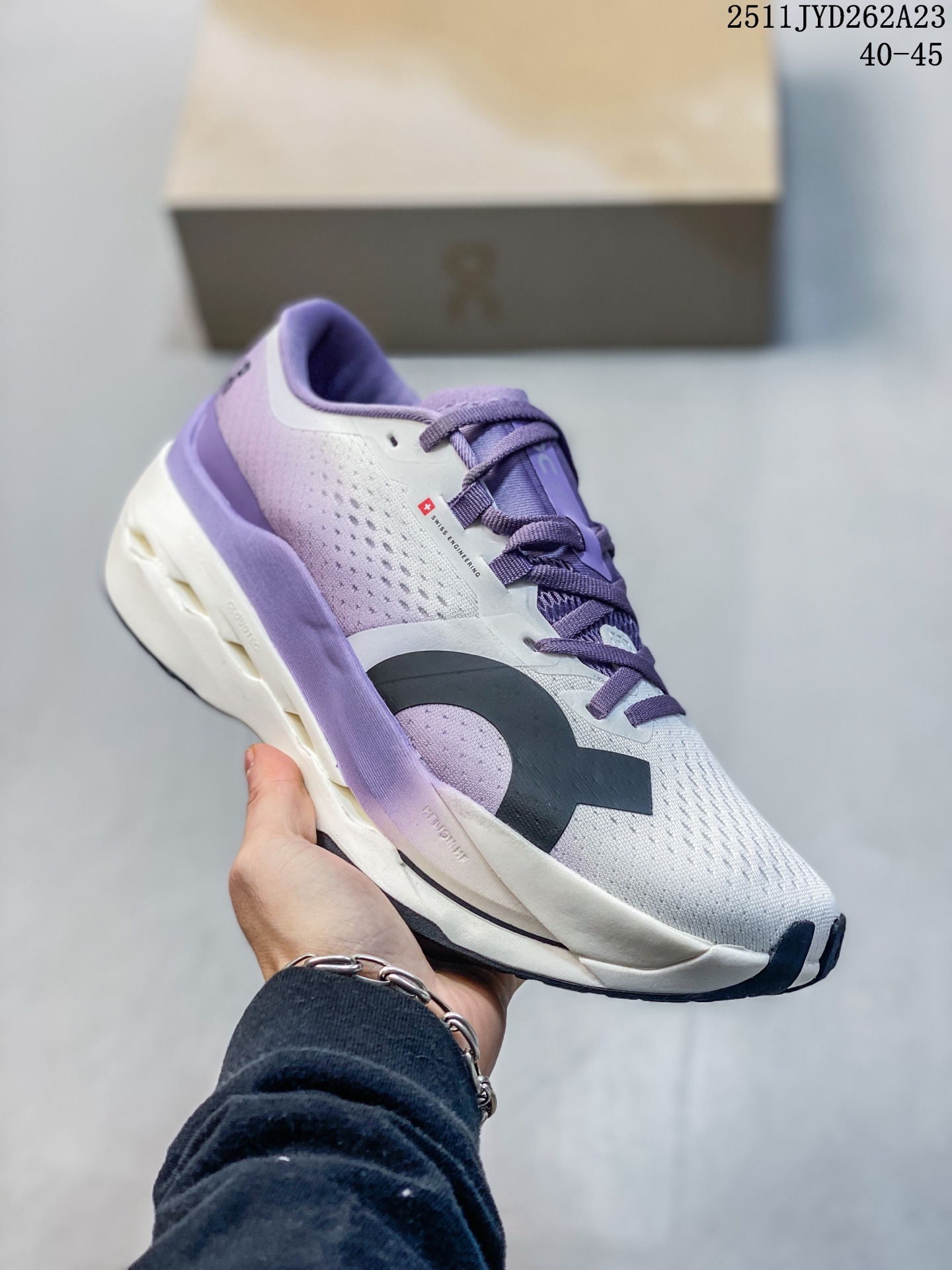 💰170
On昂跑 cloudboom max 舒适时尚支撑 马拉松跑步鞋 男款 白色
11JYD262A23