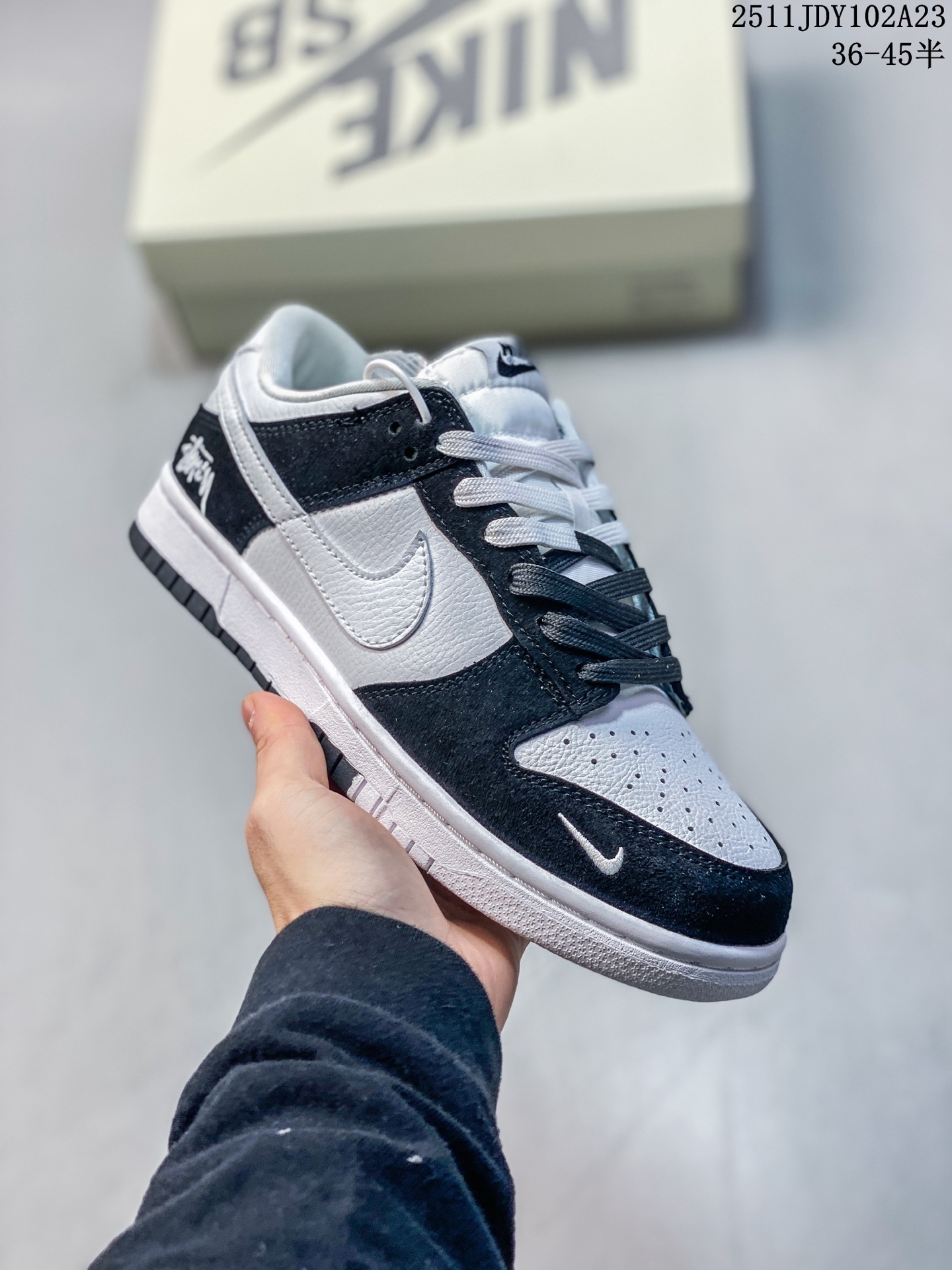 💰125
Nike/耐克 💯升级2021版原厂更新数据窄楦翘头版型,采用荔枝纹皮革鞋面组合材质,内置Sole真气垫装置,正确双层EVA发泡缓震中底组合RB橡胶外底“耐克Nike SB Dunk Low"Green Apple"扣篮系列低帮休闲运动滑板板鞋“
11JDY102A23