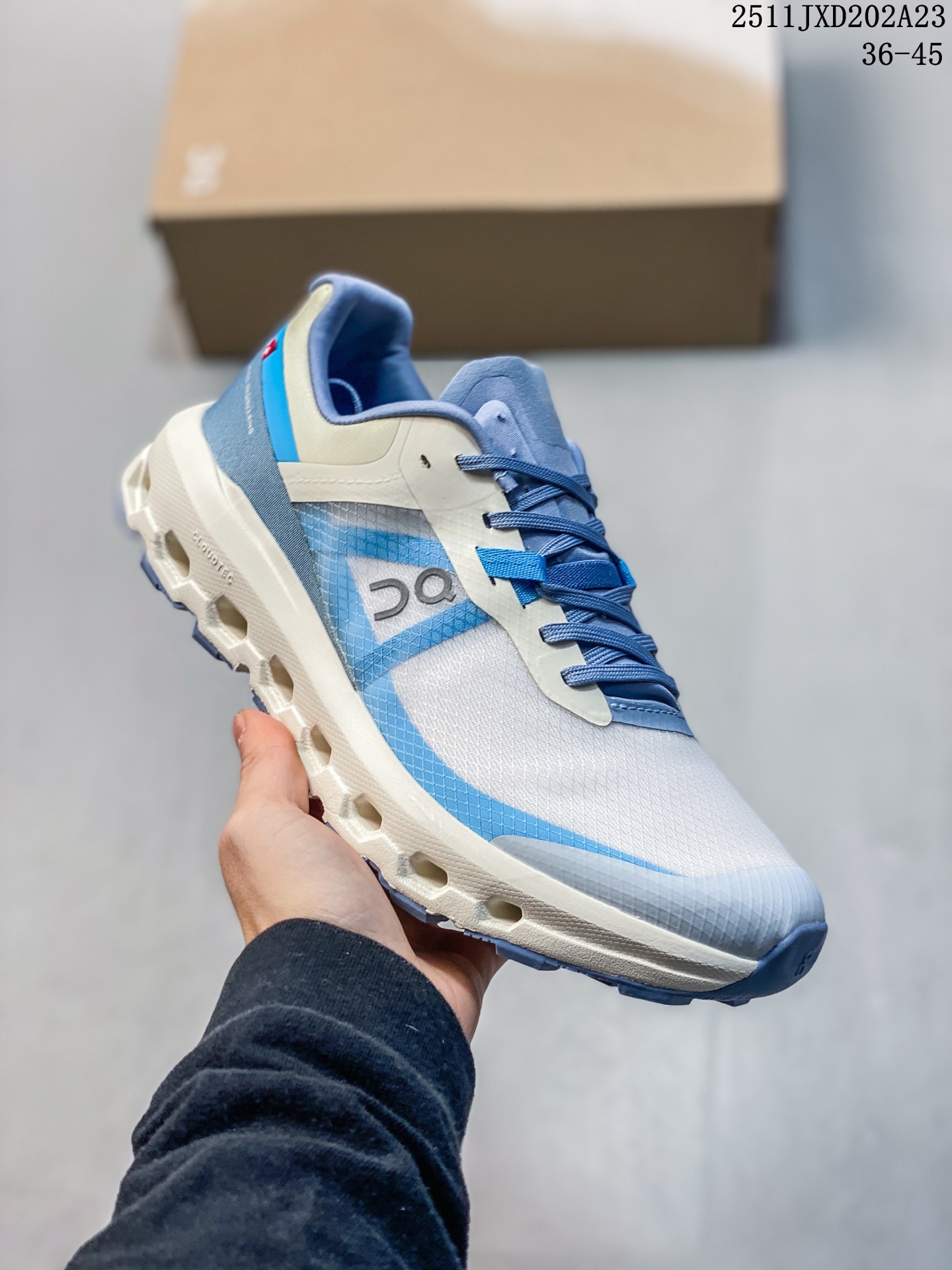 💰160
公司级✅On昂跑 Cloudstratus 3 户外街头机能风新兴品牌轻便低帮跑步鞋
首发实拍鞋款以网球为灵感的运动休闲鞋 大胆的复古外观与革新科技融合 助力运动生活的活力探索
尺码:36-45
11JXD202A23