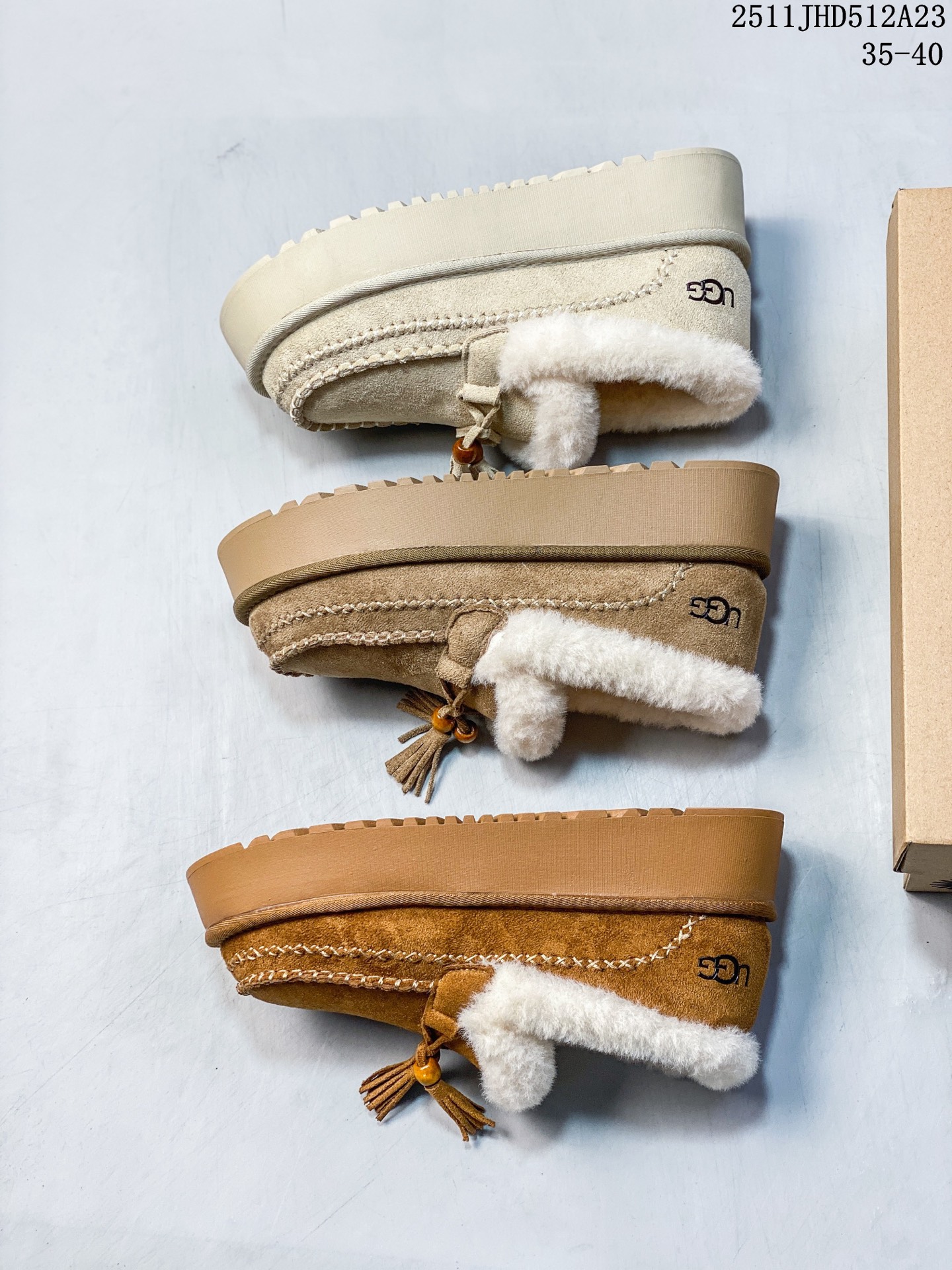 🈴️💰150
UGG/雪地靴 UGG Heritage Utility Sneaker 传统实用运动鞋 UGG元素与经典运动鞋的氛围相结合，融合了传统与创新。鞋面采用全粒皮革和麂皮完成。采用来自甘蔗的EVA材质制作的鞋底，拥有发挥出色的抓地力 
11JHD512A23