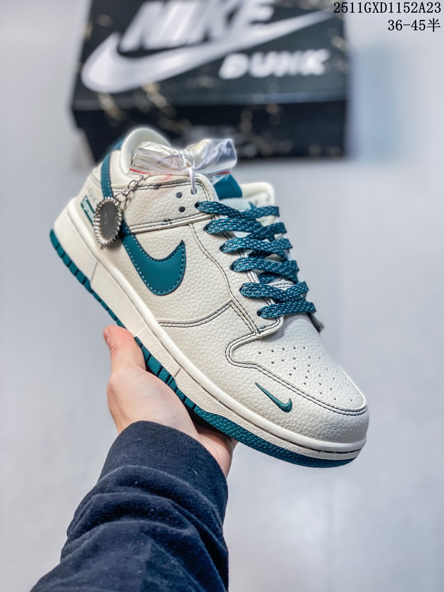 💰260
海外爆款限量发售！Nike SB Dunk Low“LV联名——做旧牛仔勾”  周年高端定制 低帮休闲板鞋 定制鞋盒 大厂纯原品质出货 超高清洁度 皮料切割干净无任何毛边 细节完美 
 货号：XS6089-631
 Size:36 36.5 37.5 38 38.5 39 40 40.5 41 42 42.5 43 44 44.5 45
11GXD1152A23