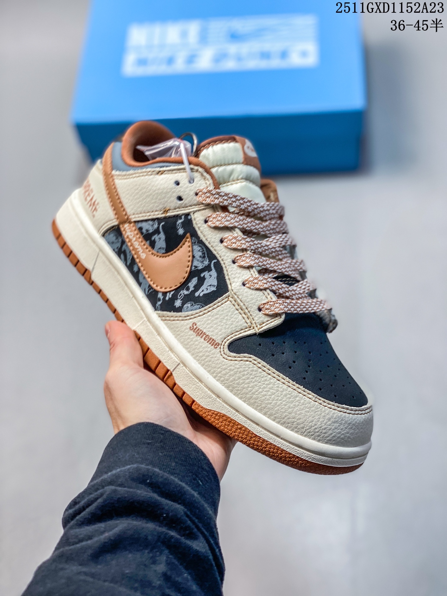 💰260
海外爆款限量发售！Nike SB Dunk Low“LV联名——做旧牛仔勾”  周年高端定制 低帮休闲板鞋 定制鞋盒 大厂纯原品质出货 超高清洁度 皮料切割干净无任何毛边 细节完美 
 货号：XS6089-631
 Size:36 36.5 37.5 38 38.5 39 40 40.5 41 42 42.5 43 44 44.5 45
11GXD1152A23