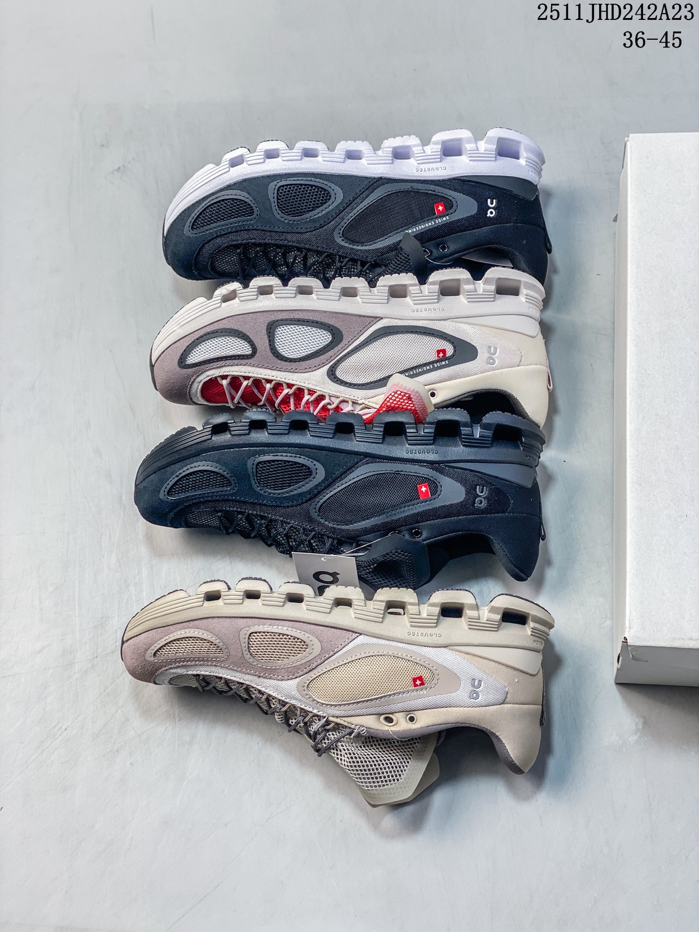 💰150
FKA Twigs x  On昂跑 Cloud X 舒适轻盈耐磨 低帮跑步鞋 
11JHD242A23