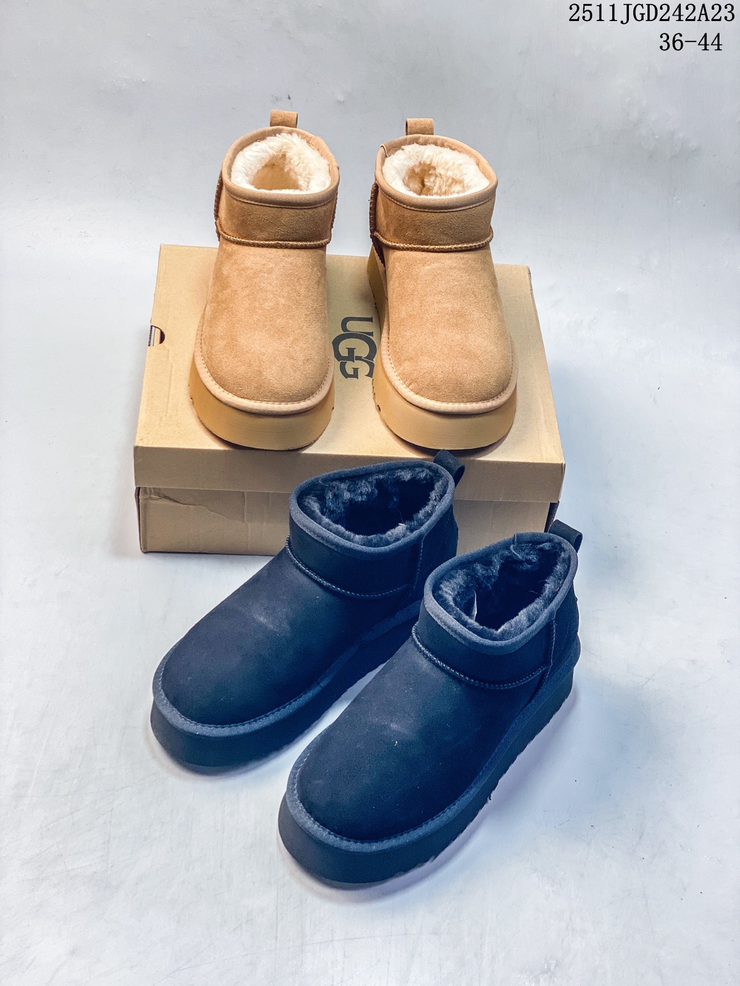 🈴️💰130
真标✅ ULTRA MINI PLATFORM 舒适柔软时尚 耐磨增高保暖 保暖雪地靴
11JGD242A23