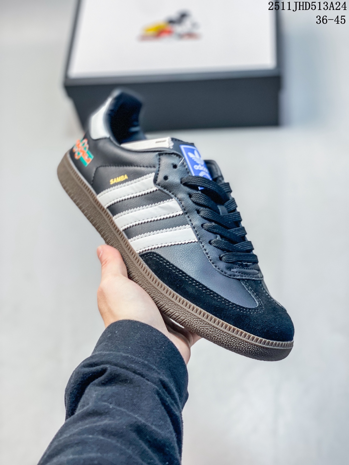 💰140
CUCCI - 古驰 高端钢印版本新款德国高端品牌专柜同步新款、以奢华高端设计出货 鞋面采用原版进口哪怕纳帕小牛皮配滴胶而成 原版 豆豆鞋.
11JHD513A14