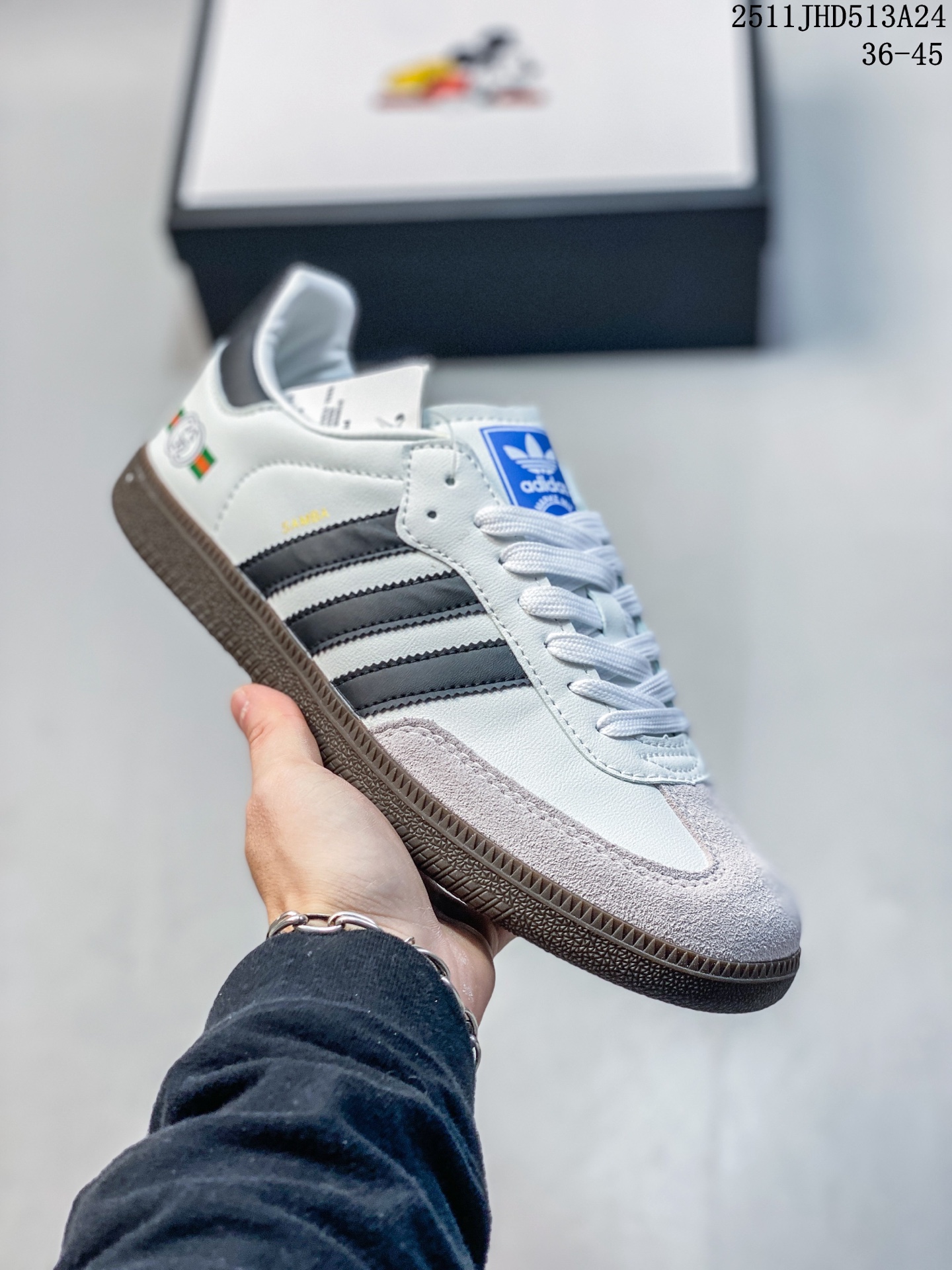 💰140
CUCCI - 古驰 高端钢印版本新款德国高端品牌专柜同步新款、以奢华高端设计出货 鞋面采用原版进口哪怕纳帕小牛皮配滴胶而成 原版 豆豆鞋.
11JHD513A14