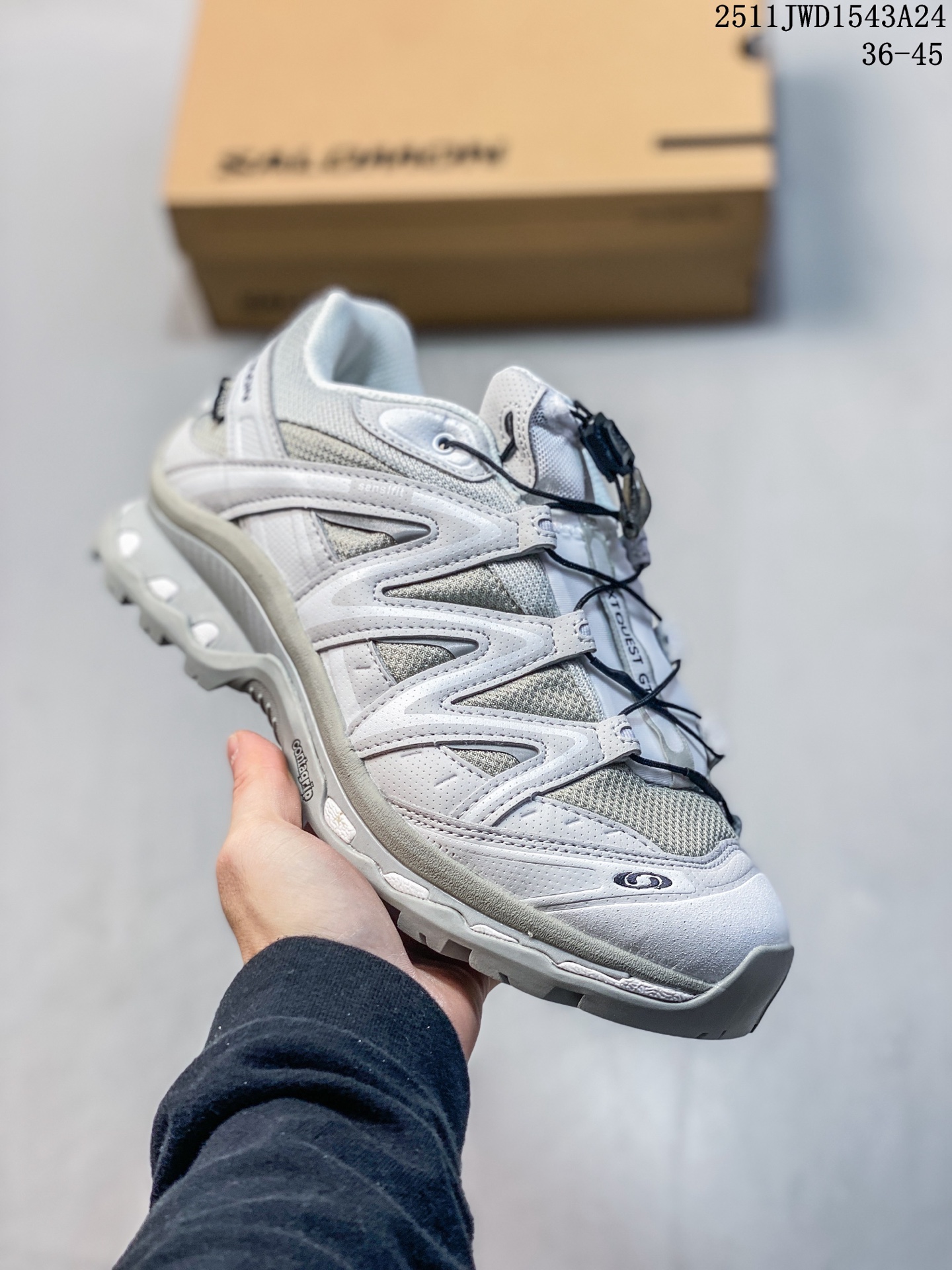 💰180
公司级✅SALOMON萨洛蒙 XT-QUEST 探索者系列户外越野跑鞋
鞋面采用SENSIFIT贴合技术 全方位贴合包裹脚型 鞋跟部鞋底牵引设计 提供强大的抓地性能 更适应野外崎岖不平的道路 其3D ADVANCED CHASSIS底盘 材料轻量大化 钉齿设计更具稳定性 防护性 鞋底易磨损区运用CONTAGRIP高耐磨材料 应对城市硬质路面长距离跑考验 
货号:474296-33
尺码:36 36.5 37.5 38 38.5 39 40 40.5 41 42 42.5 43 44 45
11JWD1543A24