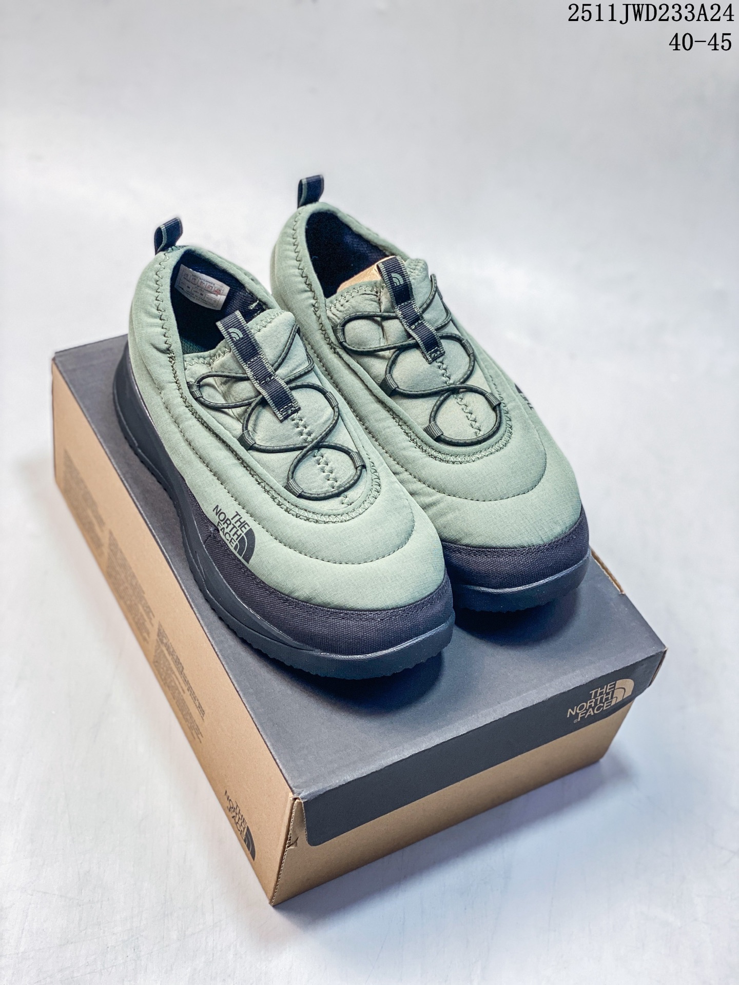 💰170
公司级✅The North Face NSE北面一脚蹬懒人雪地靴低帮棉鞋
NSE Low 是一款风格前卫且超级舒适的懒人鞋,采用再生 PET 防撕裂鞋面和坚固的外底。您刚刚找
到了适合城市冒险的新鞋。
耐用的结构适合每天佩戴
帆布兰特提供轻质保护
鞋底单元:外底级模压 EVA 中底
简约的 Surface CTRL?橡胶外底采用 10% 天然橡胶制成,具有微型凸耳,可实现轻量牵引力
鞋面:再生 PET 防撕裂鞋面,采用轻质 ThermoBa 11? Ec。 隔热材料,打造蓬松的外观和触感
间隔网固定鞋舌和固定弹性鞋带让穿脱更加方便
帆布兰特提供轻质保护
鞋底单元:外底级模压 EVA 中底
鞋带让穿脱更加方便
货号:NF0A7W4PEOT1-090
尺码:40-45
lD:JGD101-AZK
11JWD233A24