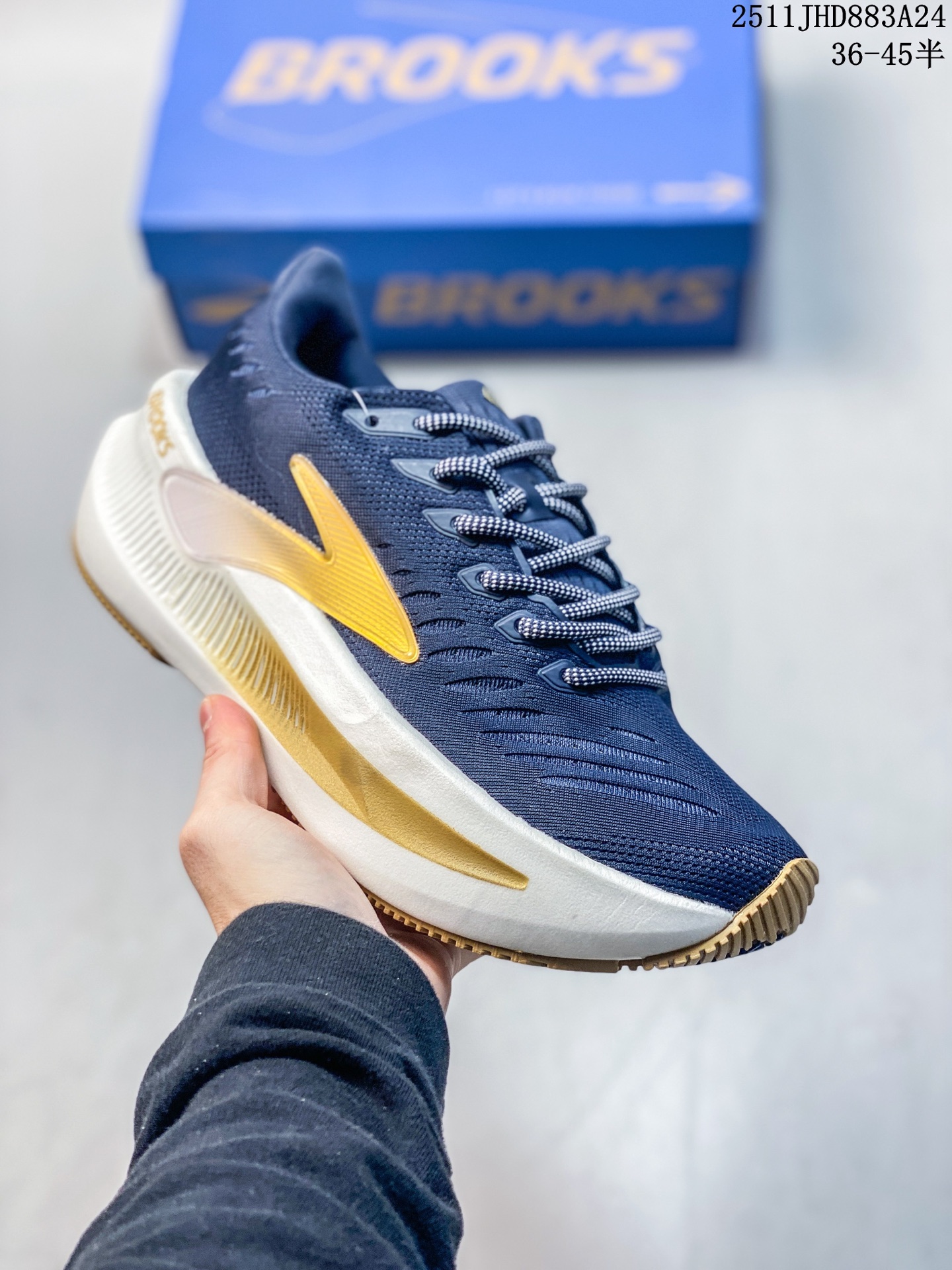 Brooks Hyperion 2 布鲁克斯 低帮透气缓震轻盈跑步鞋 采用改进工程空气网眼组合热熔工艺 鞋面材质搭载DNA LOFT V2密度泡棉缓震系统 中底外置防滑耐磨橡胶底片 货号:110479 JHD883A24