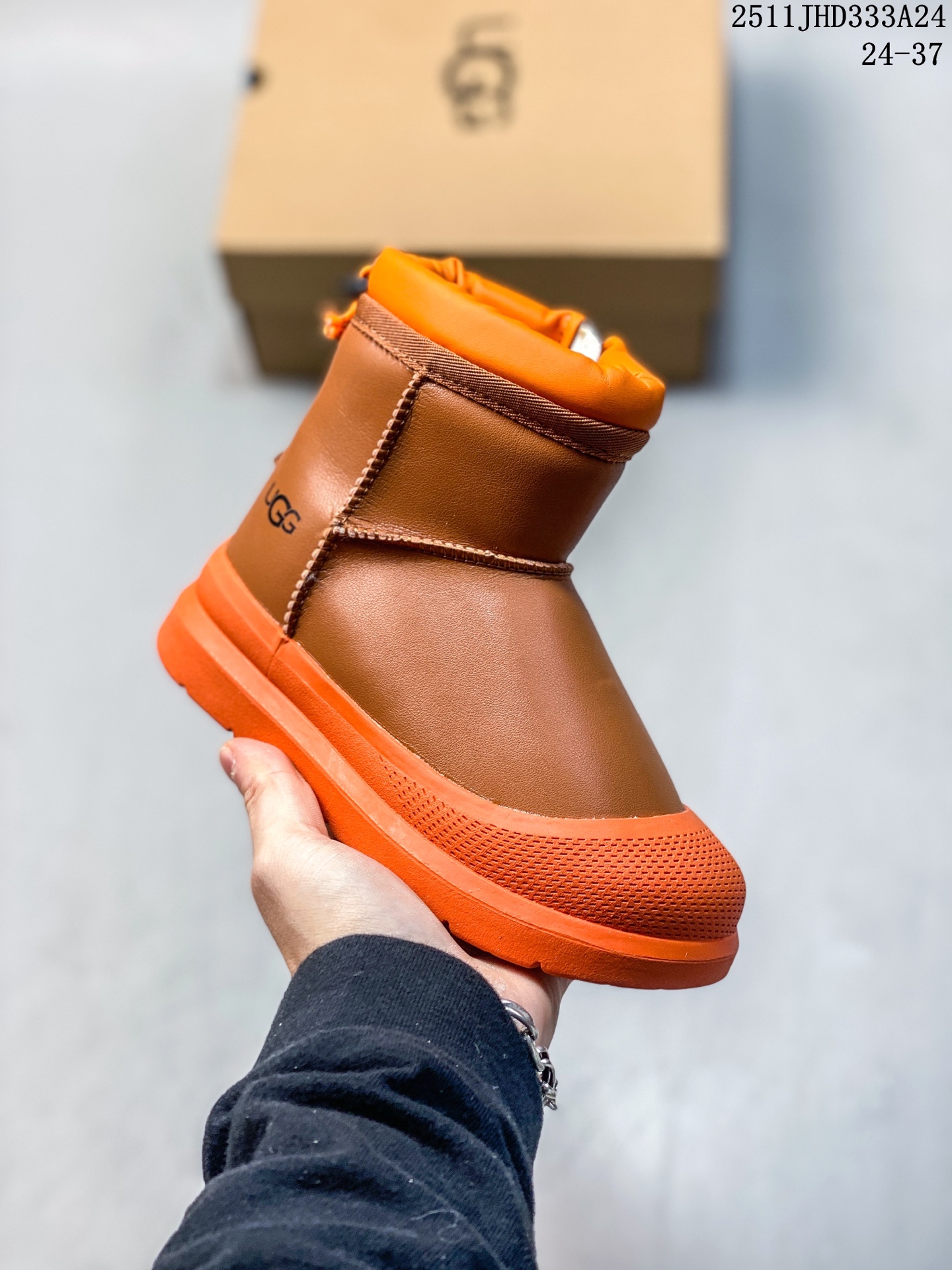 💰140
公司级✅UGG CLASSIC ULTRA MINI PLATFORM 轻便舒适 麂皮 中帮保暖雪地靴
鞋面设计 采用优质翻毛皮 易于打理 舒适与时髦一并拿捏 鞋内里材质 采用羊毛一体 保暖锁热 伴你温暖过冬 鞋底设计 轻质缓震 舒适出街
EVA外底 让行走更轻松
11JHD333A24