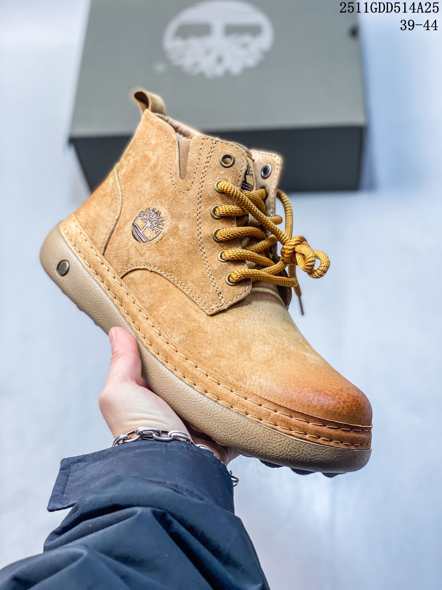 💰220
Timberland 天伯伦/添柏岚经典款
25ss新款底帮 经典再造 全新升级
广东大厂品质 原盒原包装
面料采用意大利🇮🇹顶级磨砂牛皮
搭配防臭防腐真皮乳胶鞋垫
给您完美的穿着体验 质量考究耐穿
型男必备 专治不帅
高品质脚感一流 独家供应
11GDD514A25