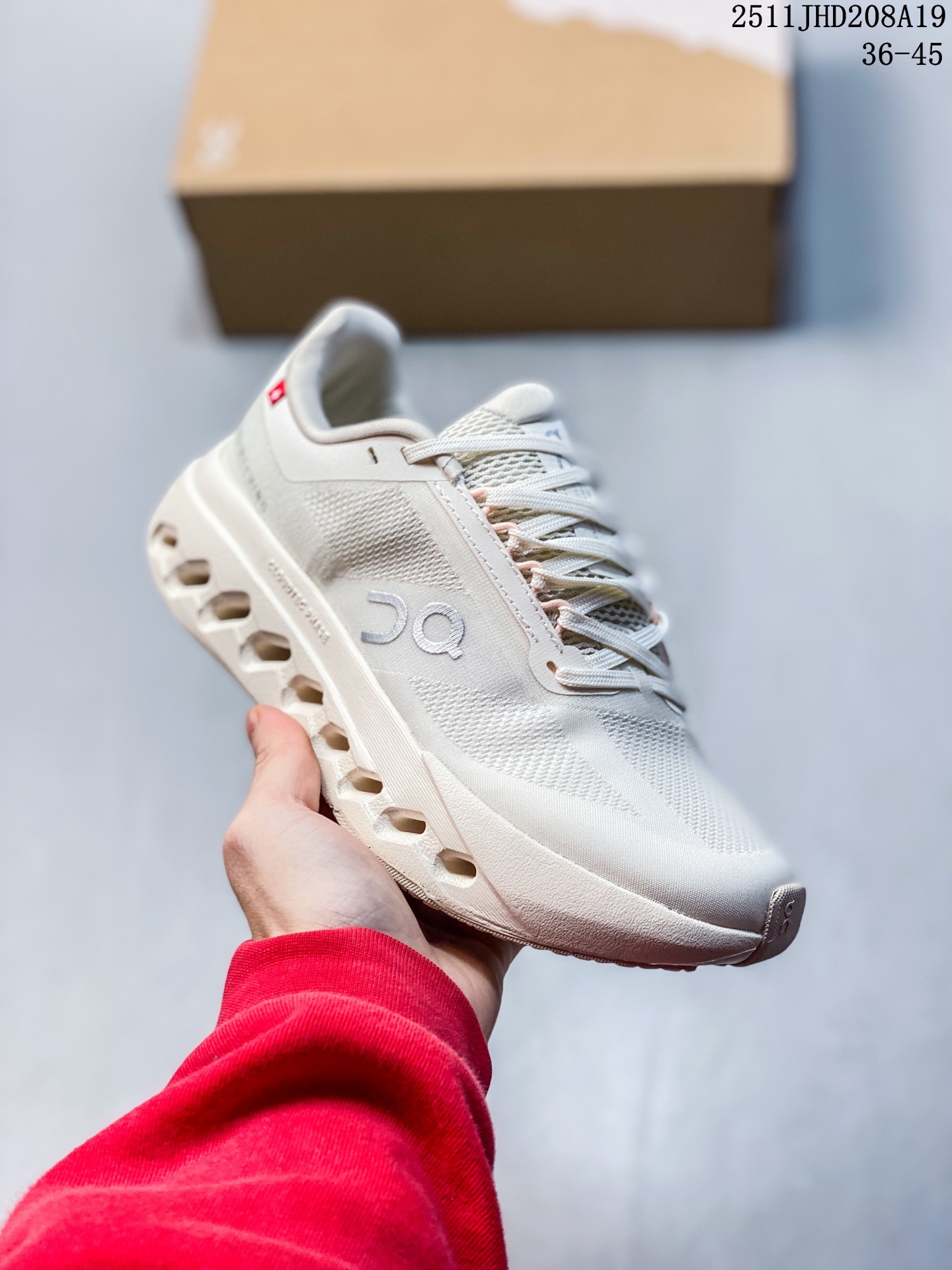 💰 190
公司级✅On昂跑 Cloudsurfer Next 舒适百搭防滑耐磨低帮休闲跑步鞋
#原数据开发纸版楦型
#采用人体工程超薄透气网织布鞋面材质#搭镂空CloudTec®️科技泡棉缓震(4.5cm厘米)加厚中底
#外置耐磨防滑橡胶底片！
尺码：36 37 38 39 40 41 42 43 44 45
11JHD208A19