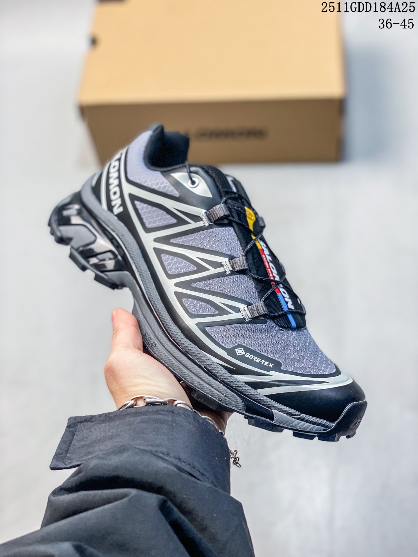 💰220
Salomon XA PRO XT-6萨洛蒙户外越野跑鞋 鞋面采用SENSIFIT贴合技术 全方位贴合包裹脚型 鞋跟部鞋底牵引设计 提供强大的抓地性能 更适应野外崎岖不平的道路 其3D ADVANCED CHASSIS底盘 材料轻量大化 钉齿设计更具稳定性、防护性 鞋底易磨损区运用CONTAGRIP高耐磨材料 应对城市硬质路面长距离跑考验
货号:414551-32
尺码:36 37.5 38 39 40 40.5 41 42 42.5 43 44 45
编号:105038
11GDD184A25