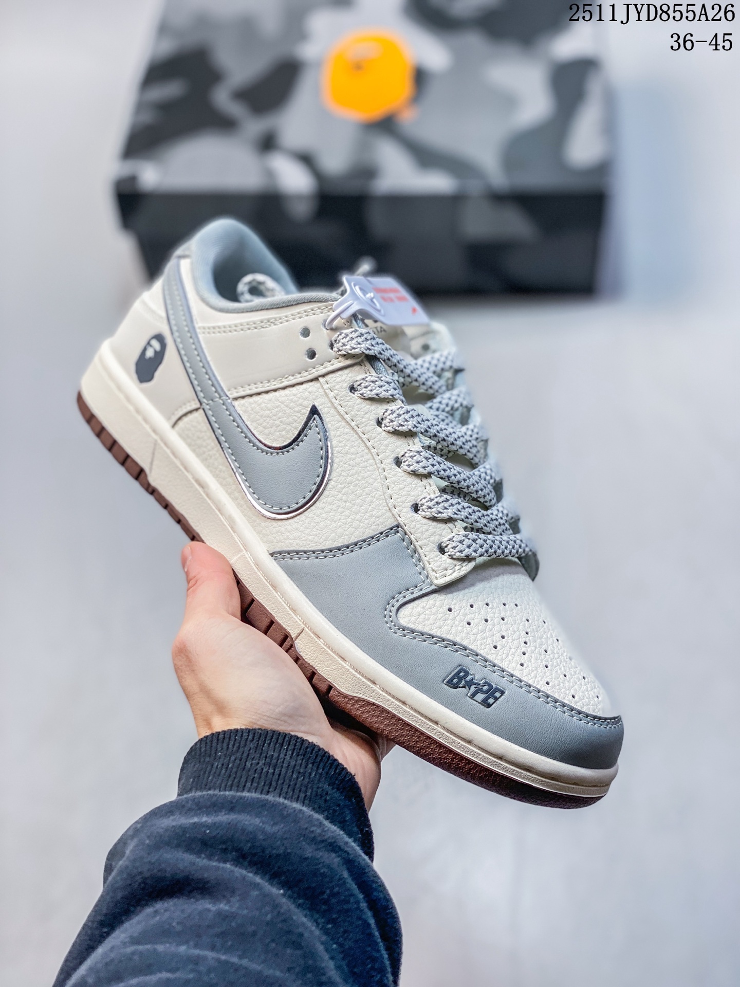 Nike SB Dunk Low“ 斯图西联名——水蓝牛仔” 周年高端定制 低帮休闲板鞋 定制鞋盒 大厂纯原品质出货 超高清洁度 皮料切割干净无任何毛边 细节完美 货号:JJ2508-562 JYD855A26