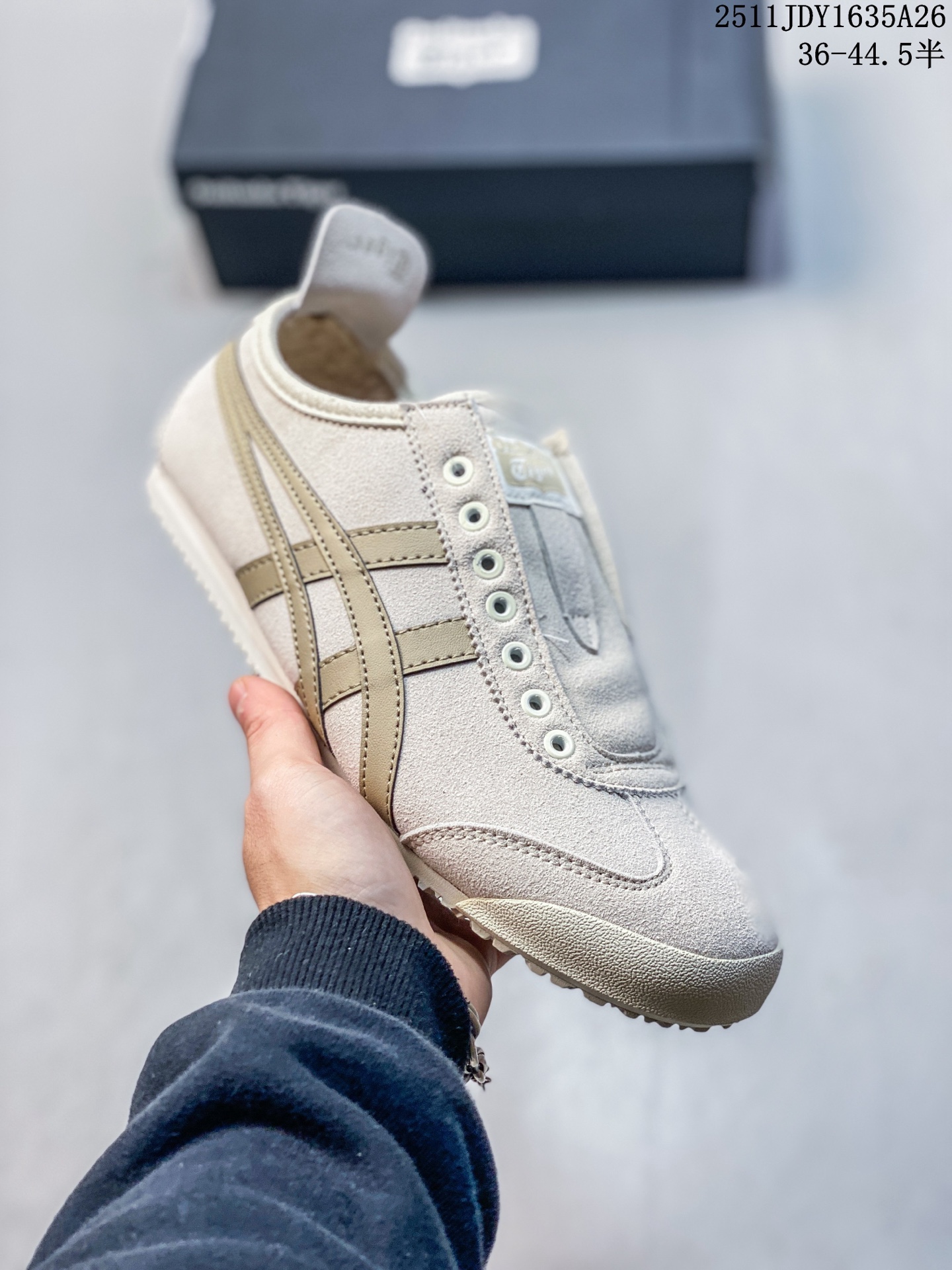 💰125
Onitsuka Tiger鬼塚虎MEXICO 66 Slip-On 人造革圆头系带 防滑耐磨保暖低帮生活休闲鞋男女同款加绒米色 36-45半
11JDY1635A26