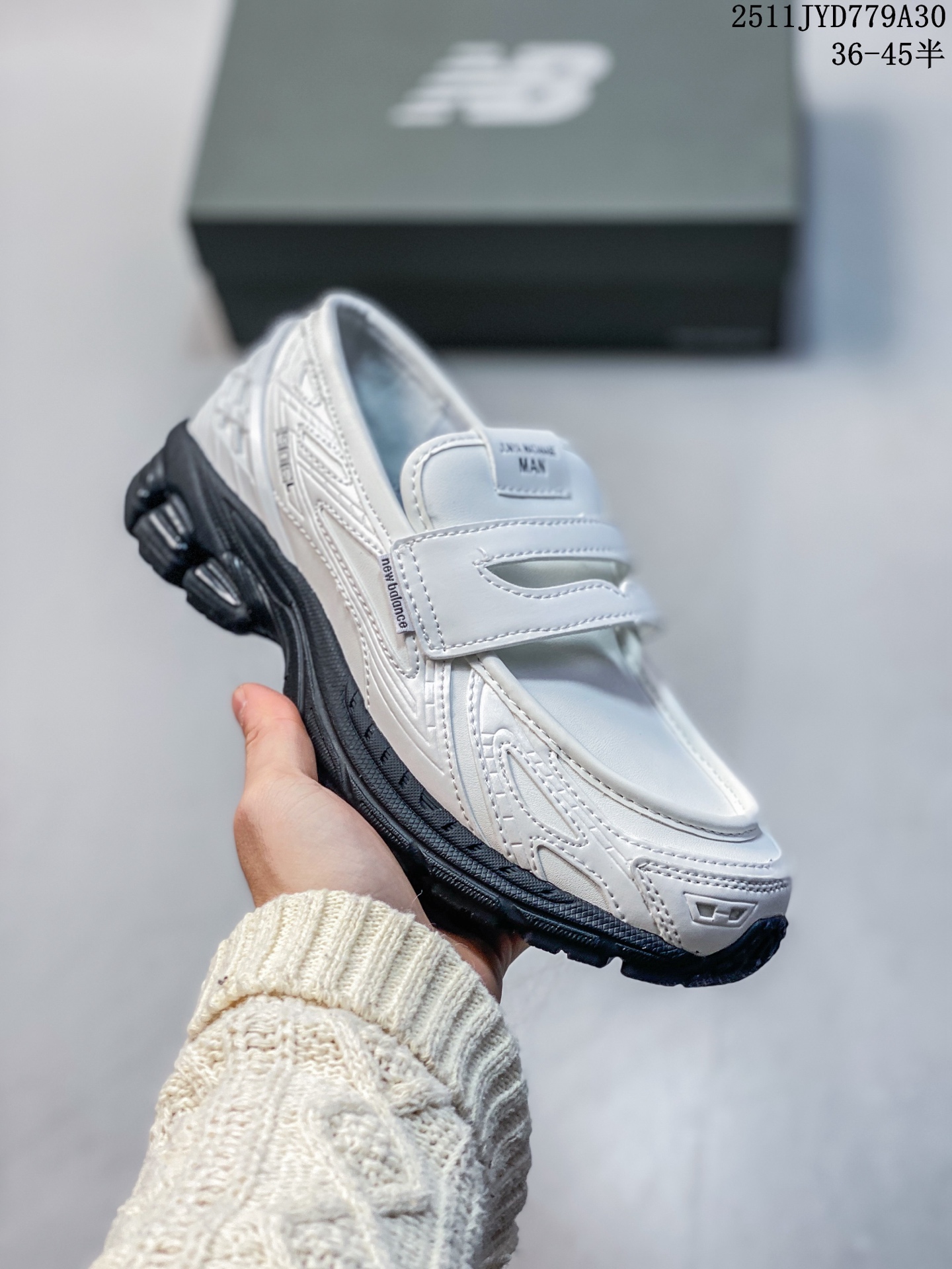 💰170
公司级✅New Balance M1906系列 新百伦 复古单品宝藏老爹鞋款
复古元素叠加 质感超级棒 原楦版型材料细节做工精细 作为NB最经典的档案鞋型之一
官方货号:U1906ROB
尺码:37 37.5 38 38.5 39.5 40 40.5 41.5 42 42.5 43 44 45
编码:11-3082930
11JYD779A30